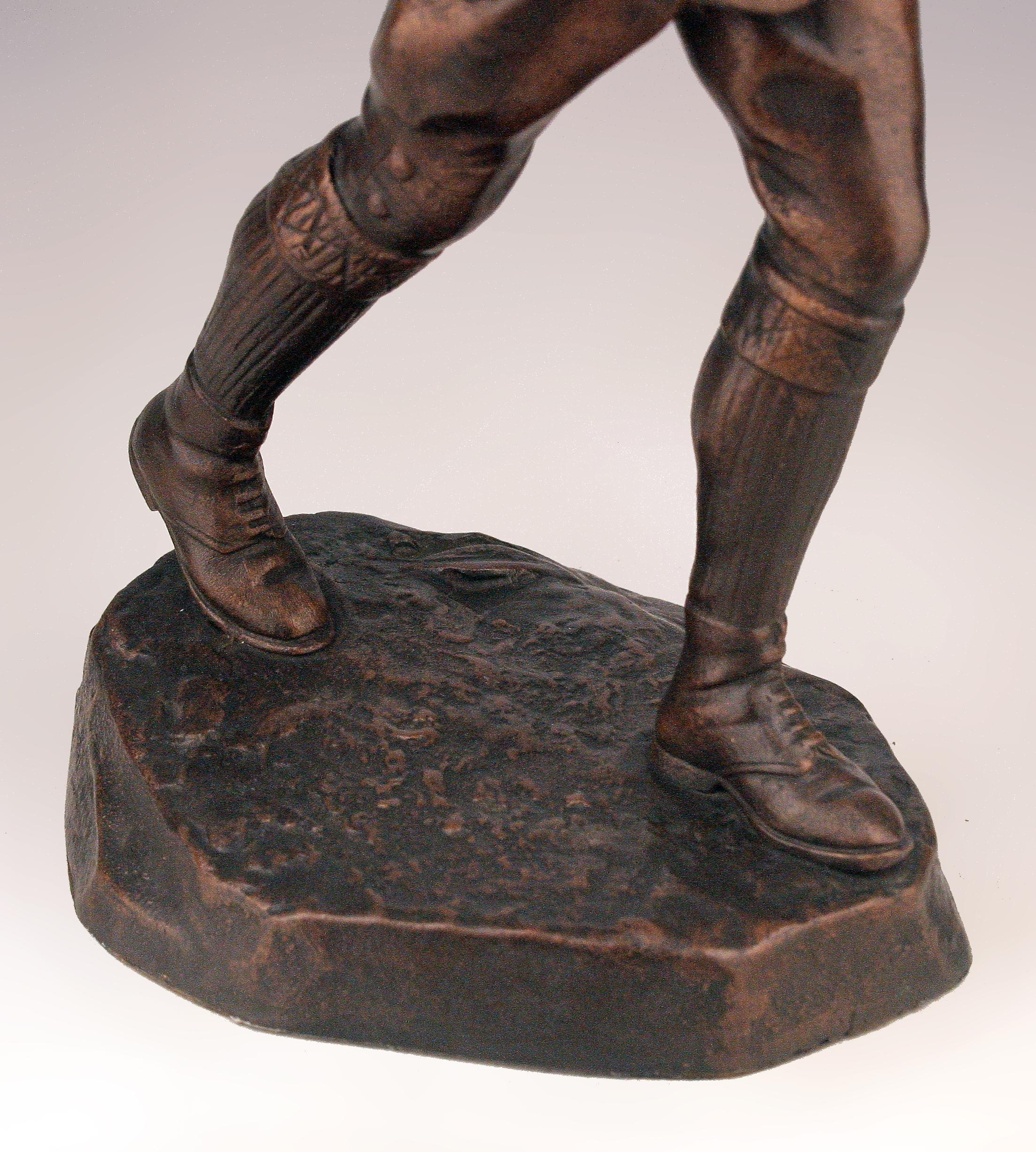 Français Sculpture de golfeur en bronze en vente