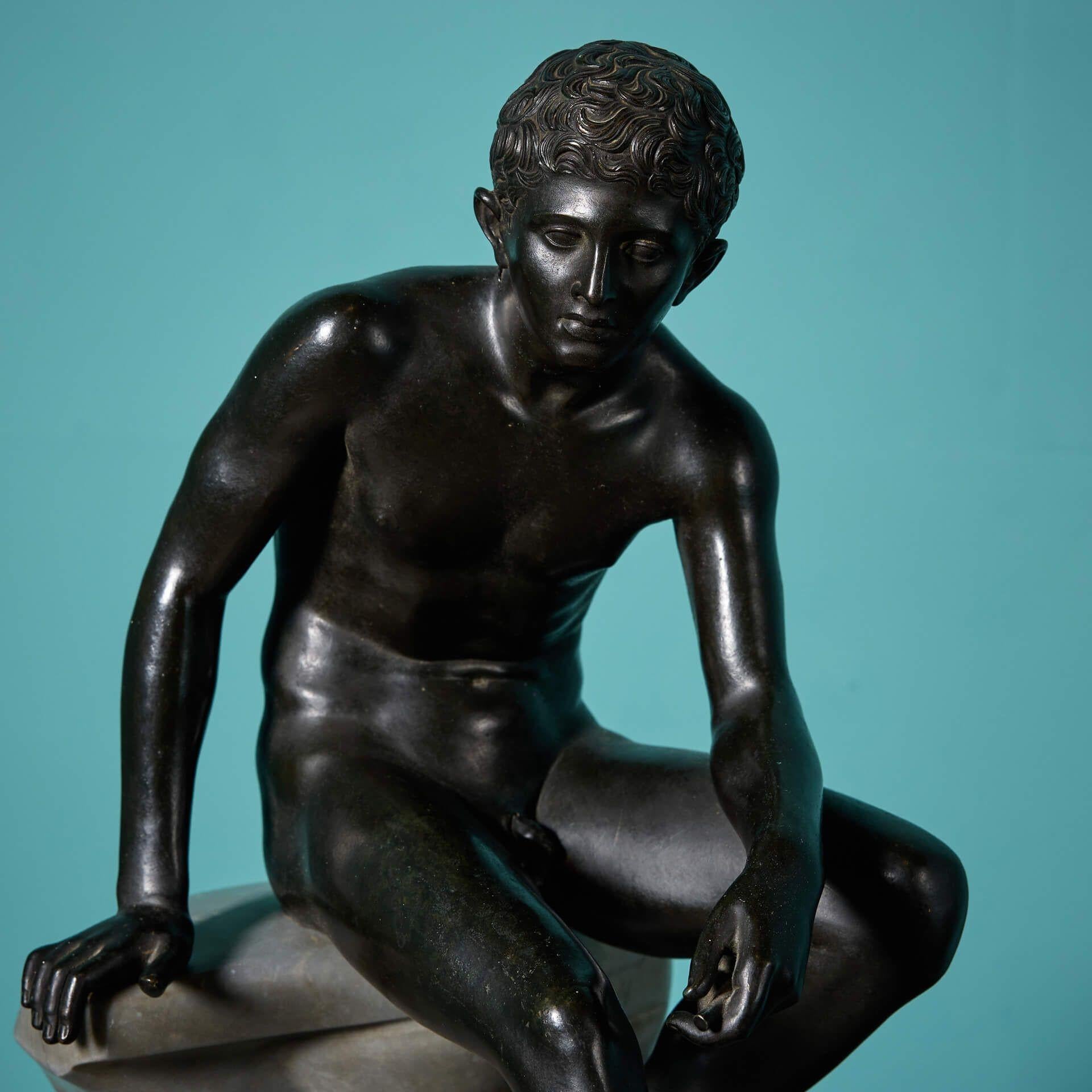 Scultura in bronzo del Grand Tour con Ermes seduto dopo l'Antico In condizioni discrete in vendita a Wormelow, Herefordshire