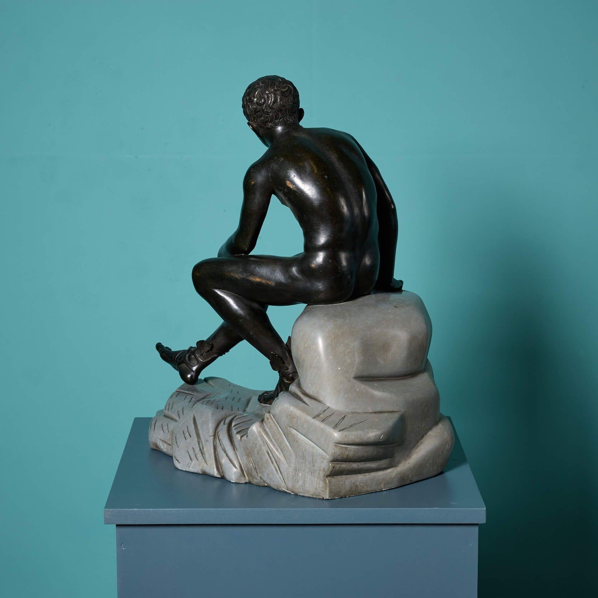 Scultura in bronzo del Grand Tour con Ermes seduto dopo l'Antico in vendita 2