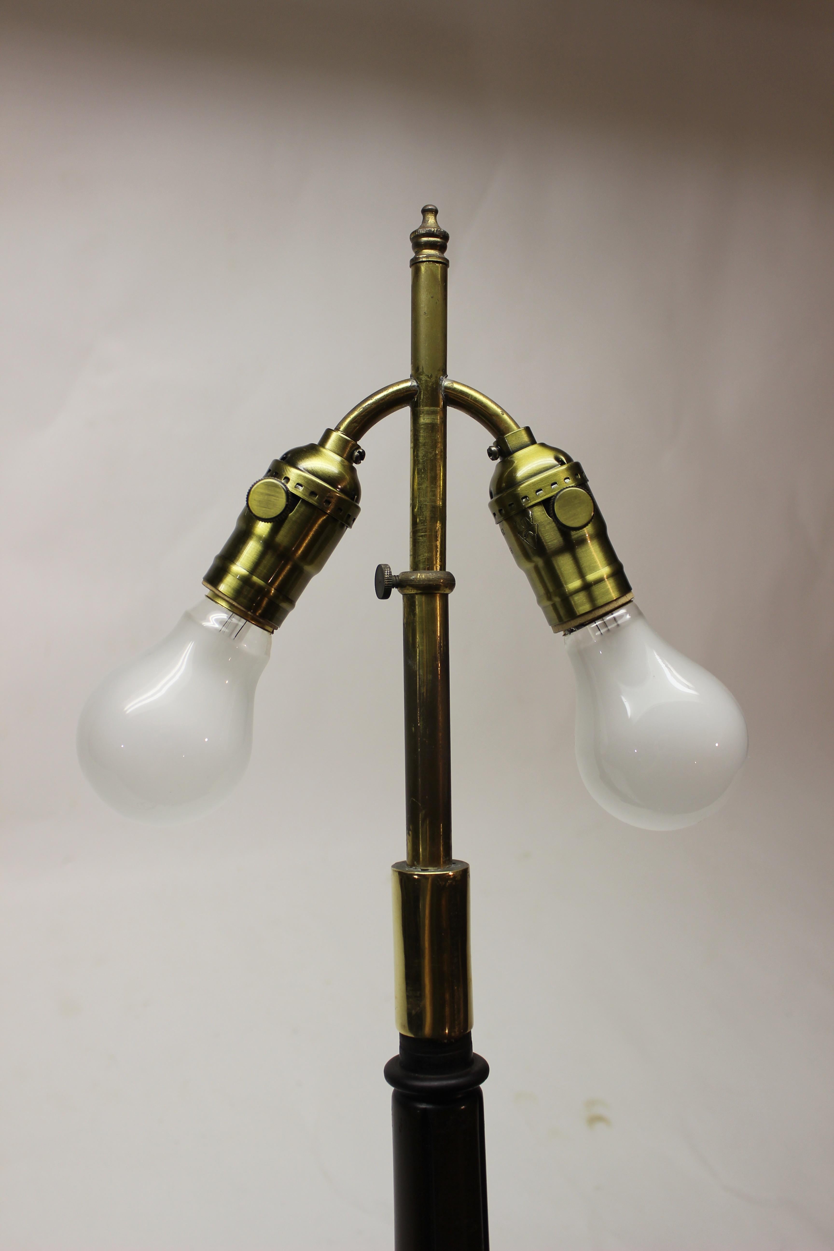 Grashüpfer-Stehlampe aus Bronze im Angebot 7