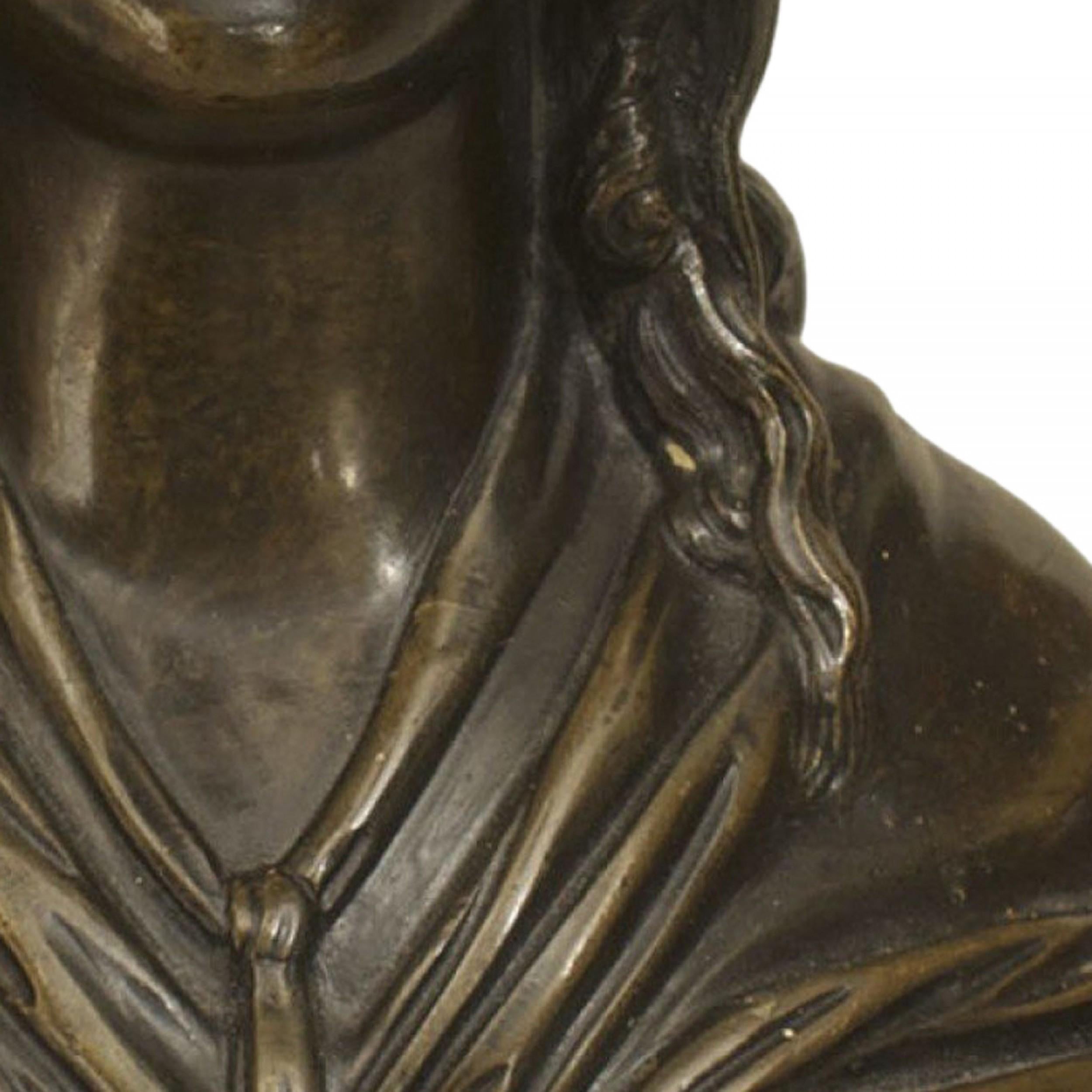 Fatto a mano Busto di donna greca in bronzo in vendita