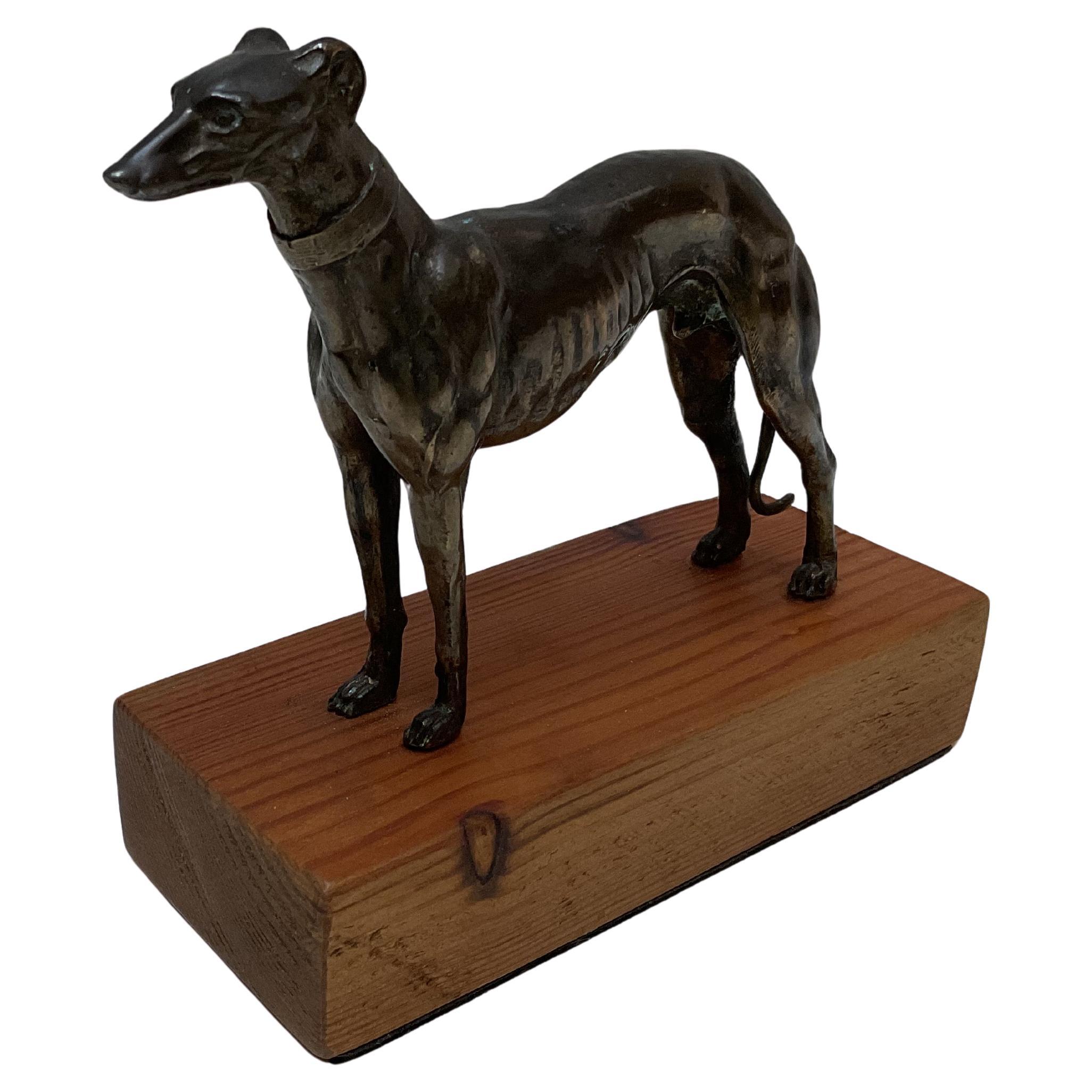Scultura di cane levriero in bronzo su base di Wood, circa 1950