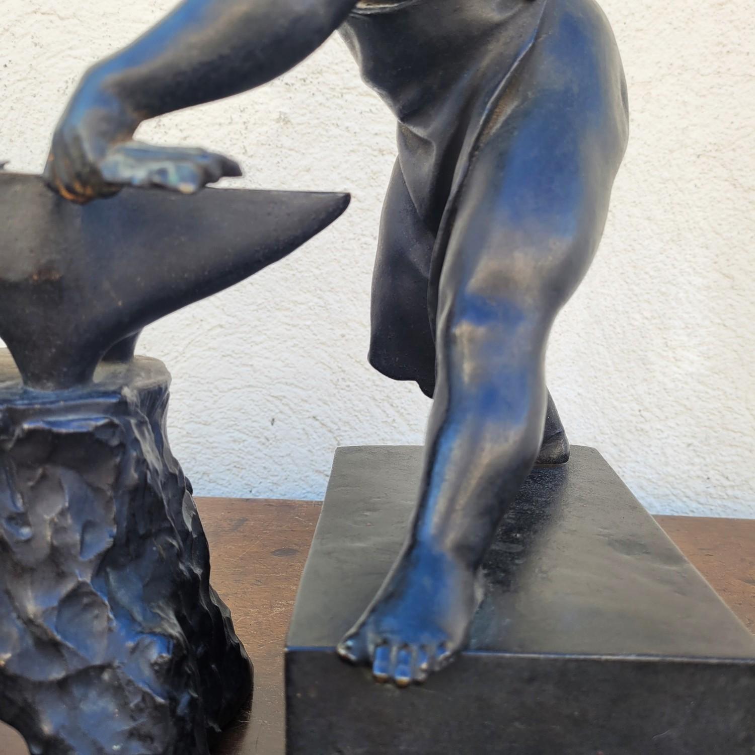 Bronzegruppe von Puttenschmieden, 19. Jahrhundert im Angebot 2