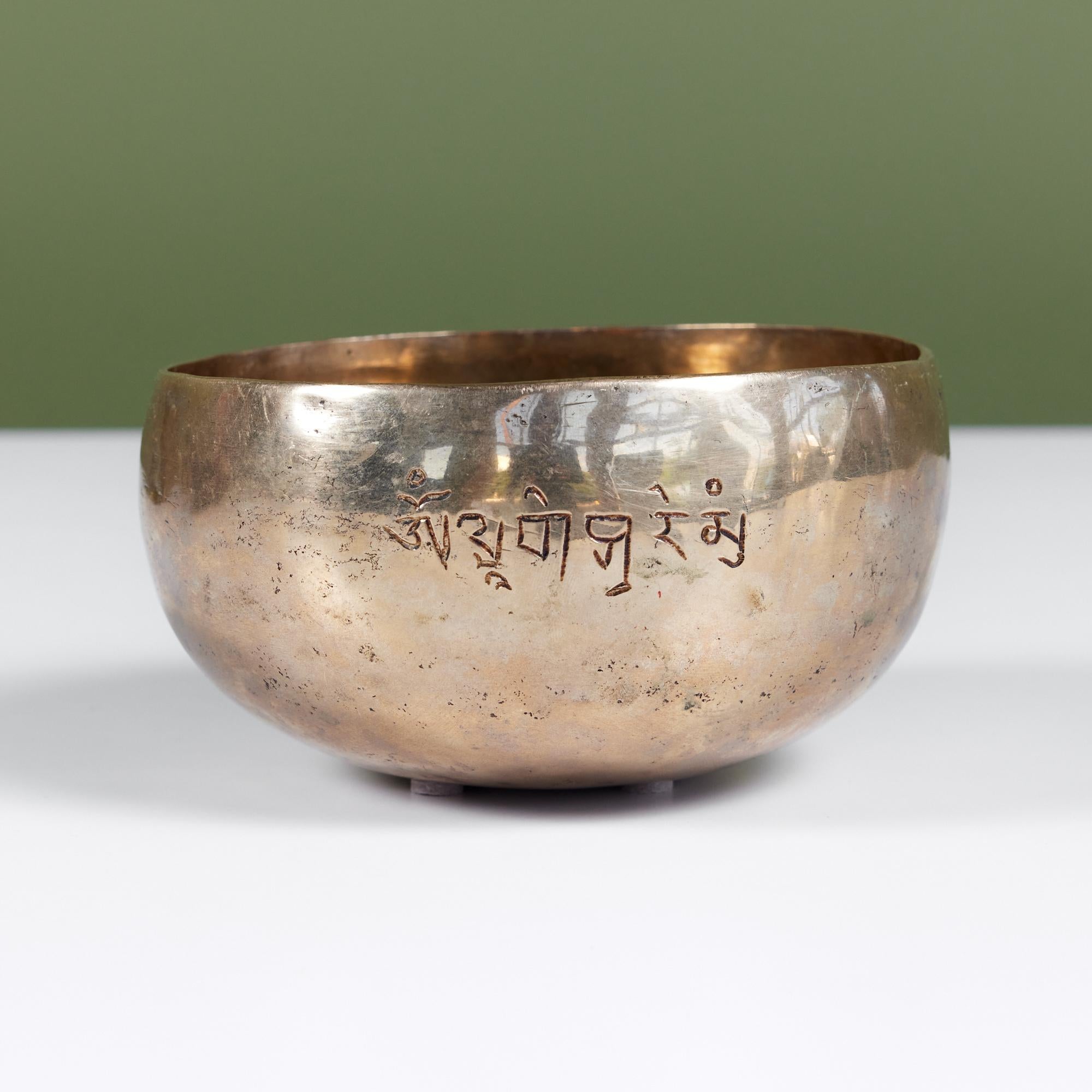 Bronze Hammered Tibetan Singing Bowl 1