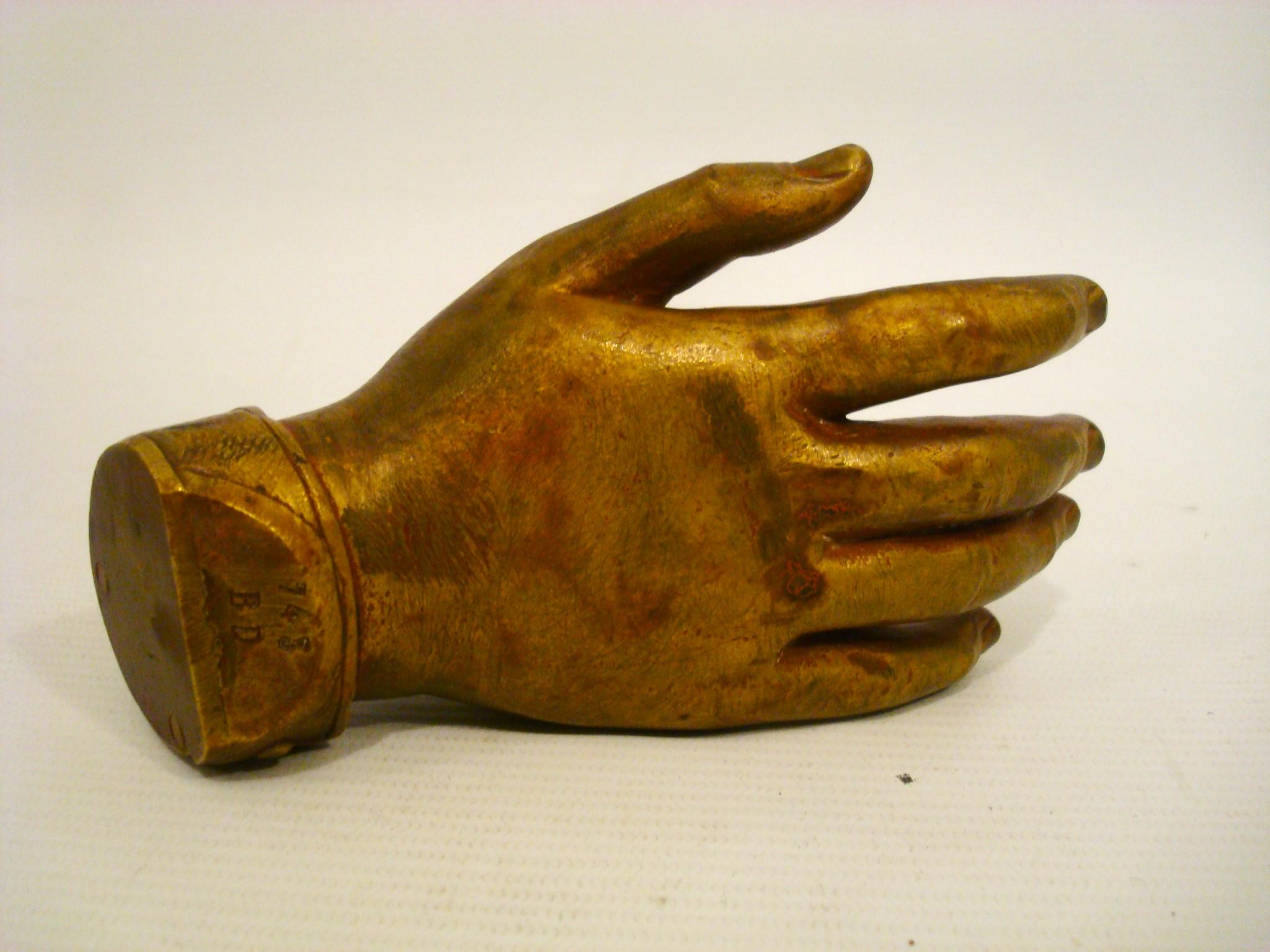 Bronze Hand Inkstand / Inkwell Desk Piece In Good Condition For Sale In Buenos Aires, Olivos