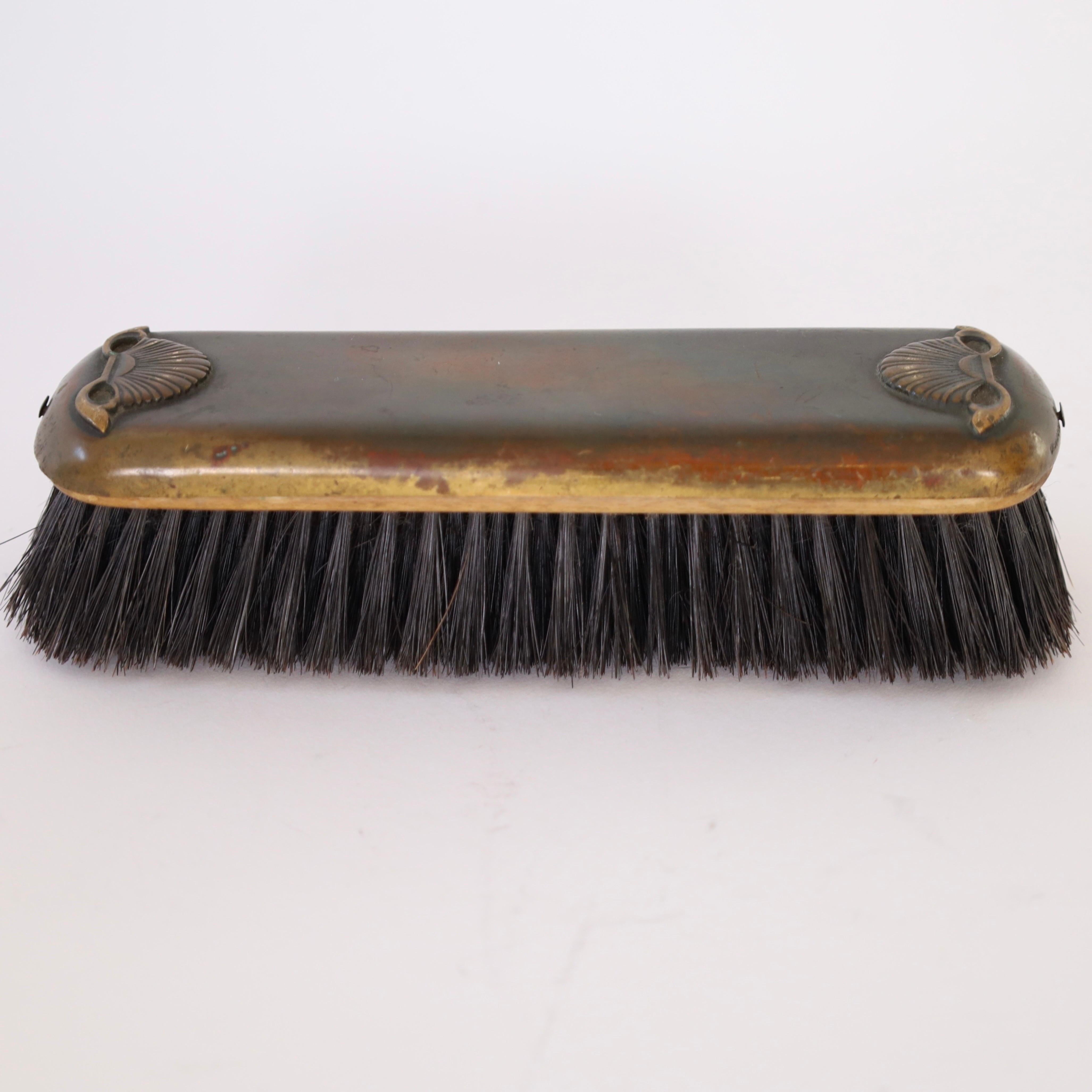 Specchio a mano e spazzola in bronzo di Just Andersen, anni '20, Danimarca in vendita 3