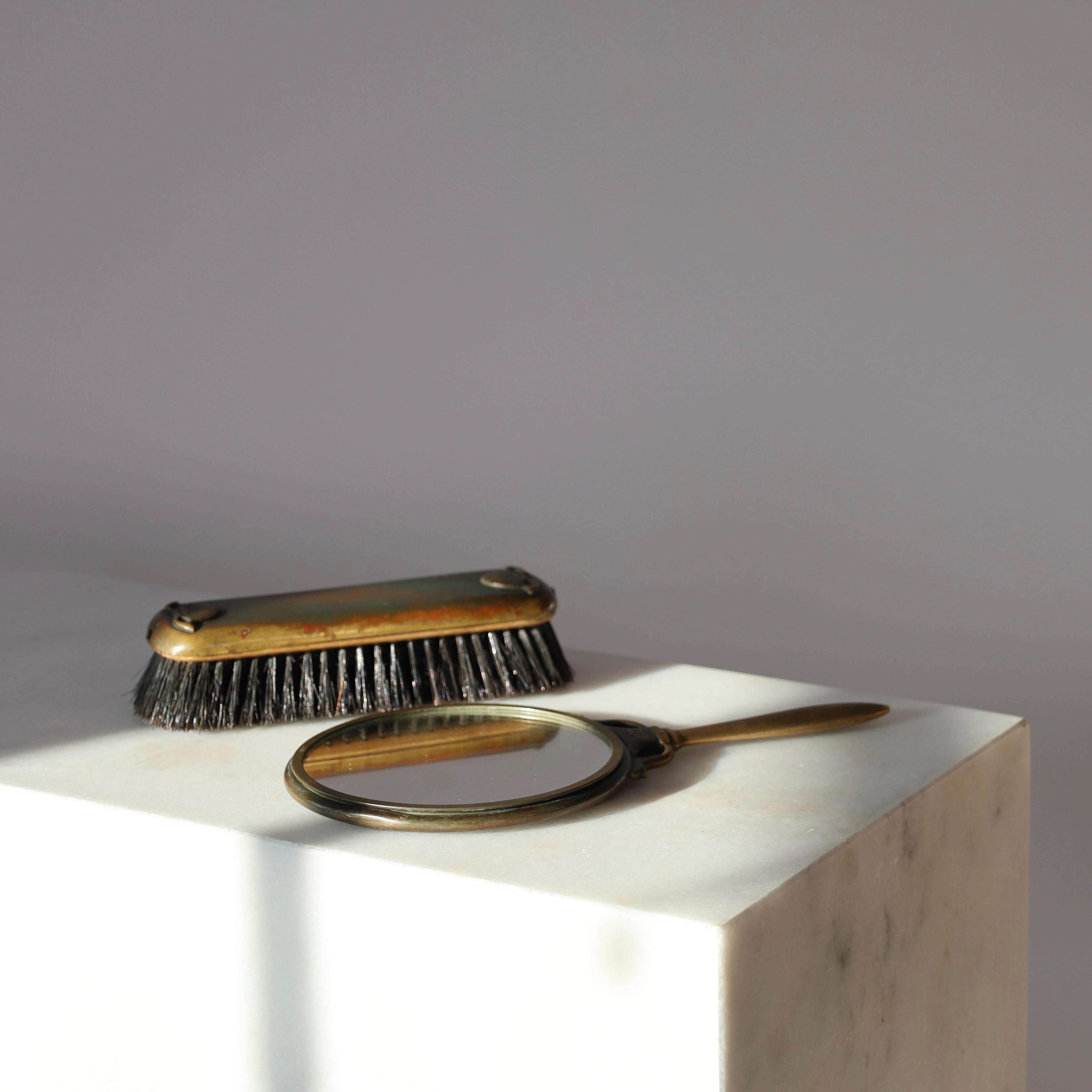 Specchio a mano e spazzola in bronzo di Just Andersen, anni '20, Danimarca in vendita 5