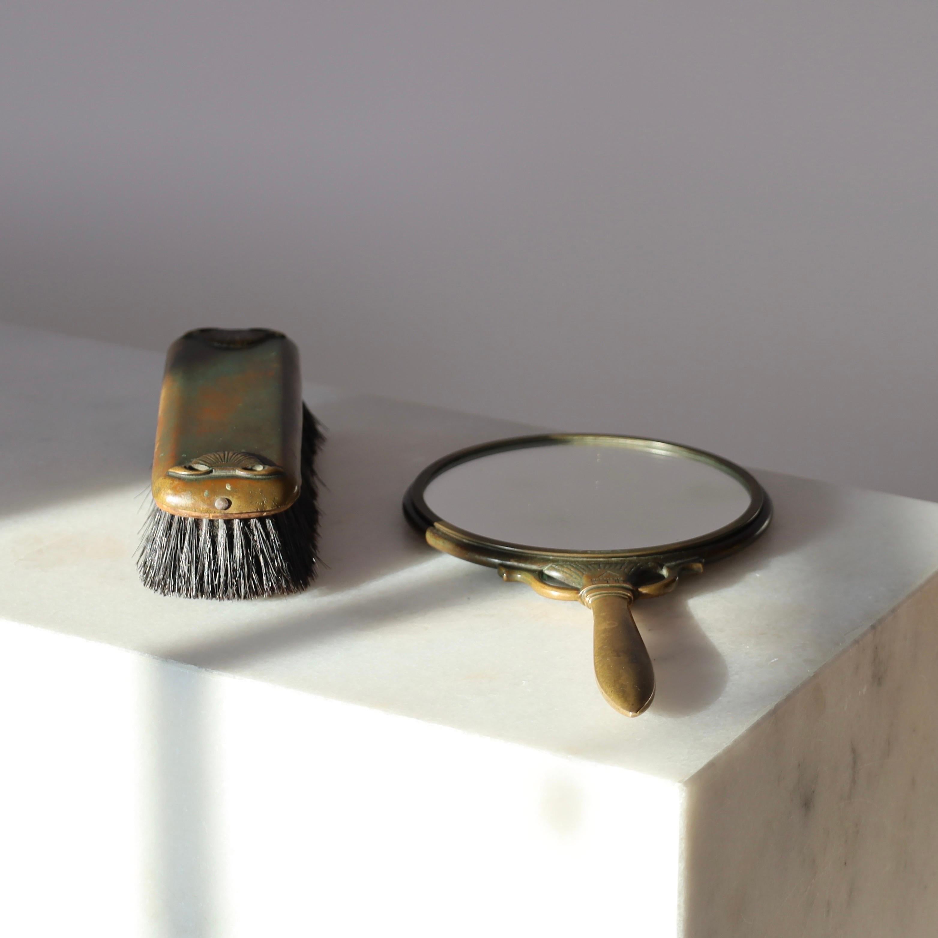 Art Déco Specchio a mano e spazzola in bronzo di Just Andersen, anni '20, Danimarca in vendita