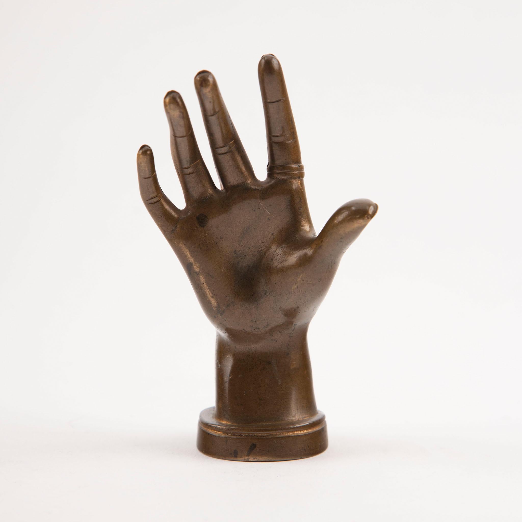 Bronze Main de bronze d'une dame en vente