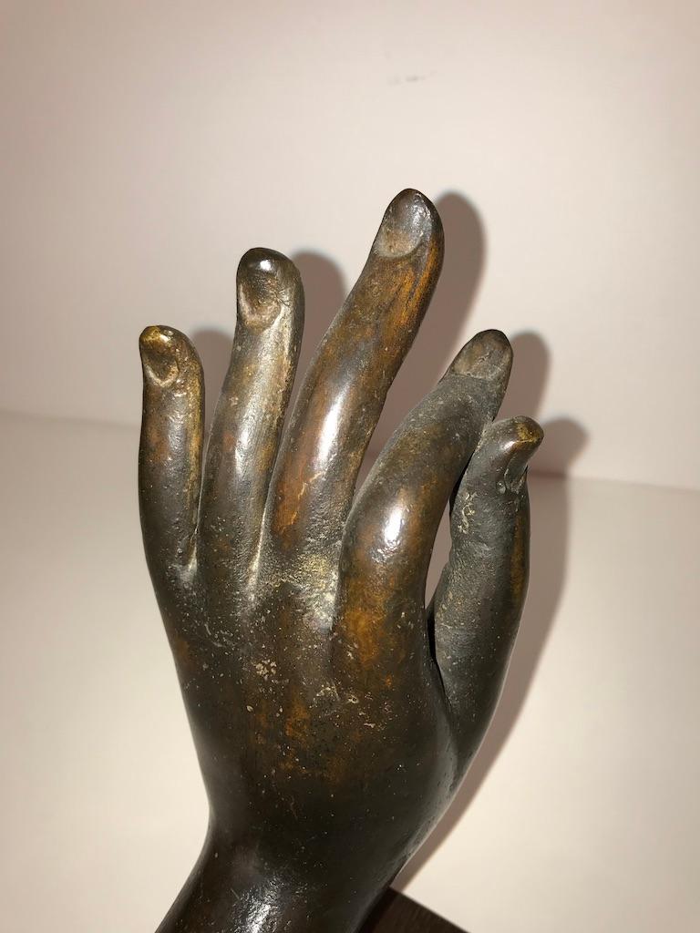Bronzene Hand des Buddha in der Vitarka Mudra 6