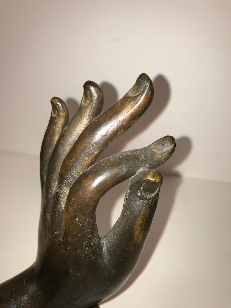 Bronzene Hand des Buddha in der Vitarka Mudra 7