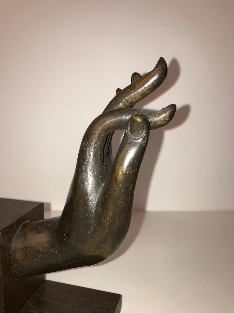 Bronzene Hand des Buddha in der Vitarka Mudra (Gegossen)