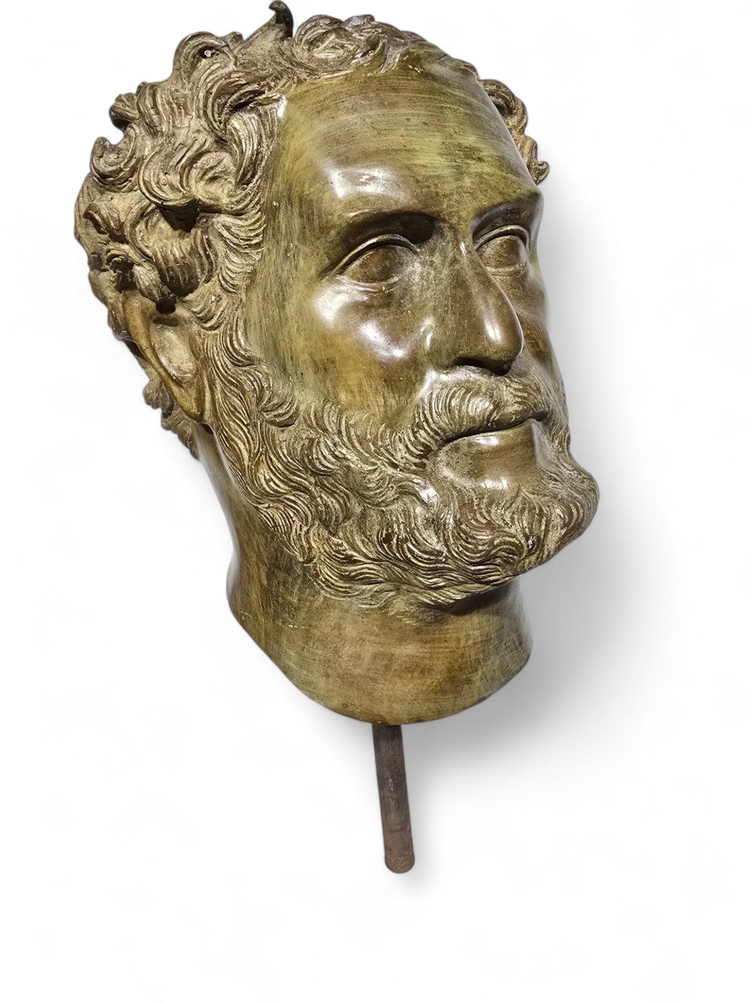 Metà XX secolo TESTA DI BRONZO  di  UN FILOSOFO GRECO in vendita