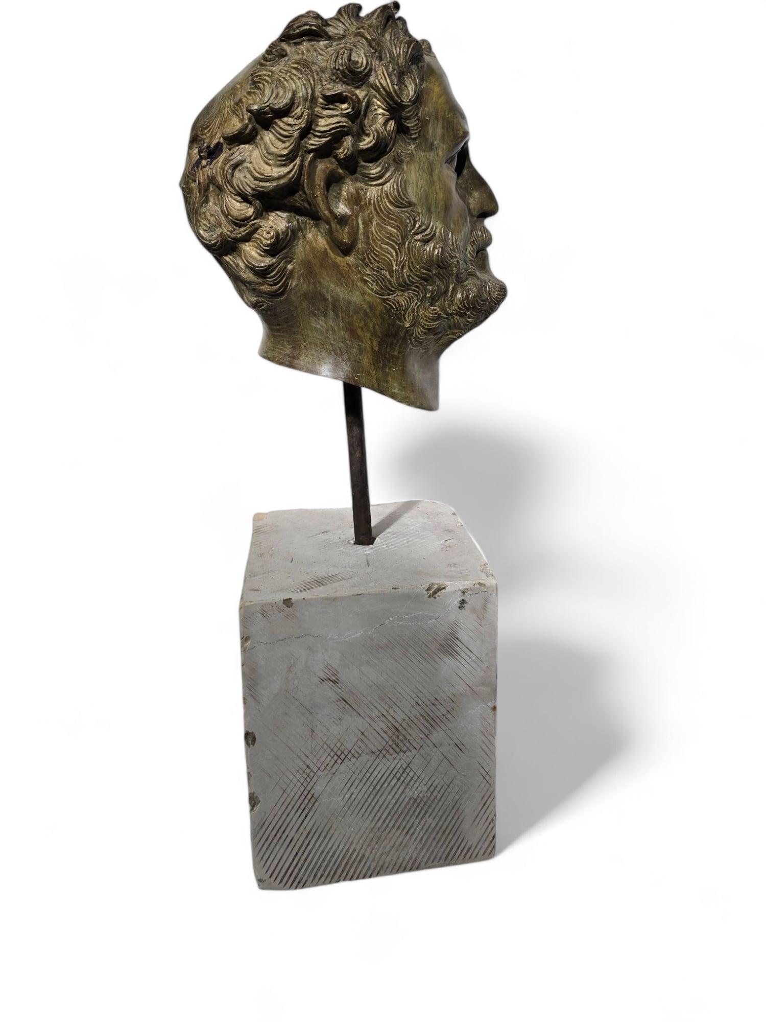 TESTA DI BRONZO  di  UN FILOSOFO GRECO in vendita 2