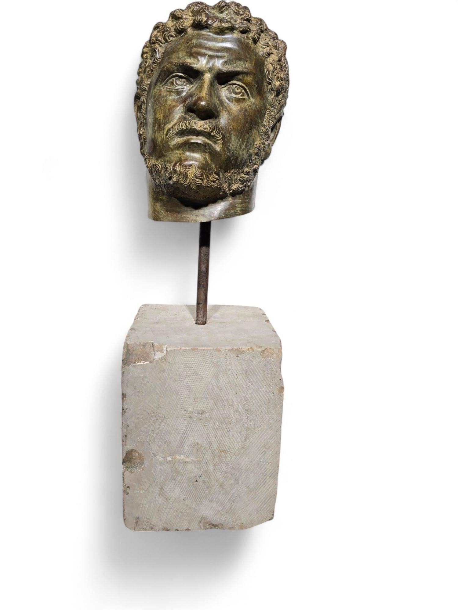 TESTA DI BRONZO DELL'IMPERATORE ROMANO CARACALLA in vendita 8