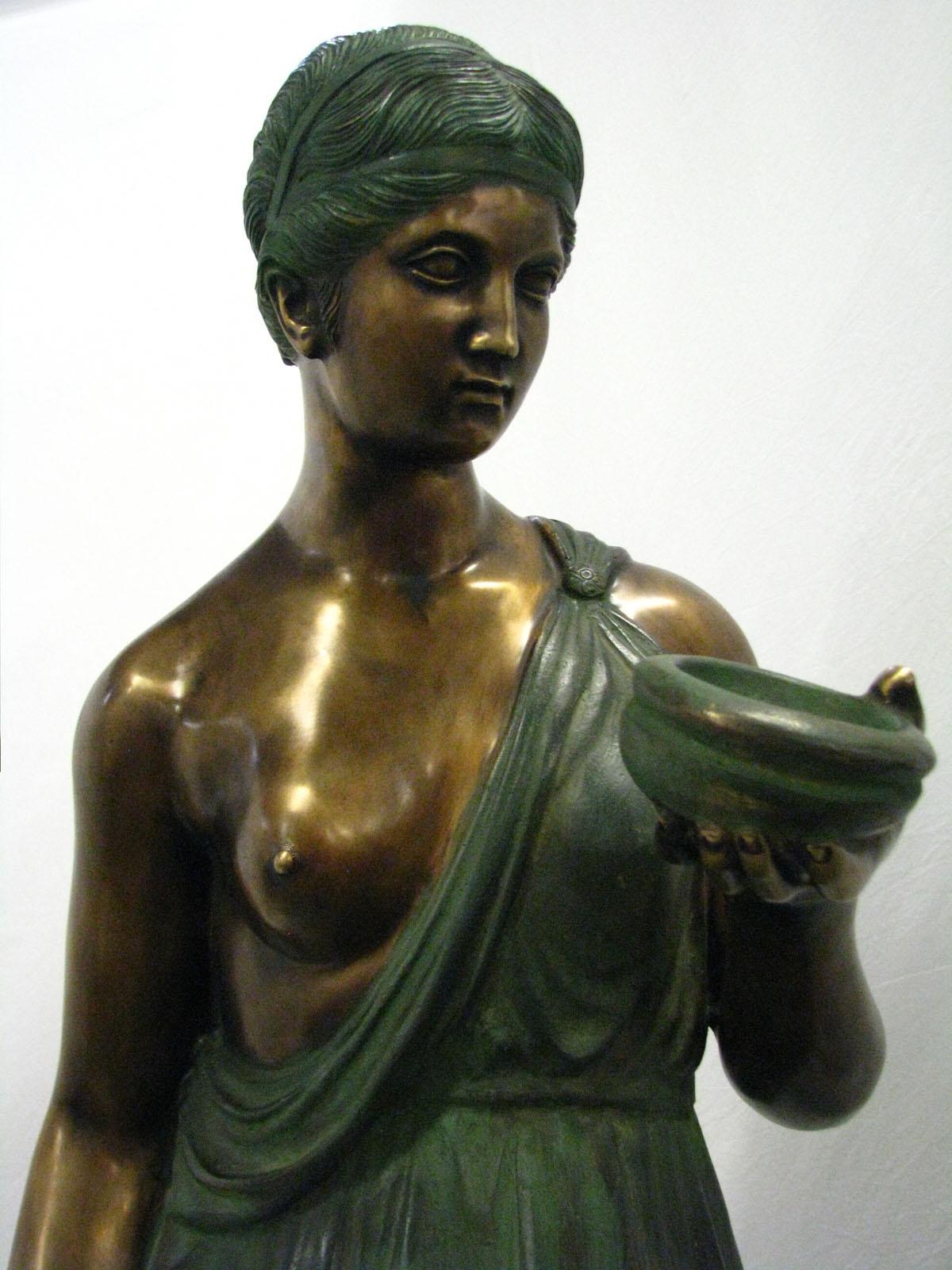 Bronze Hebe Goddess of Youth A Contemporary Replica In Good Condition For Sale In Liverpool, GB