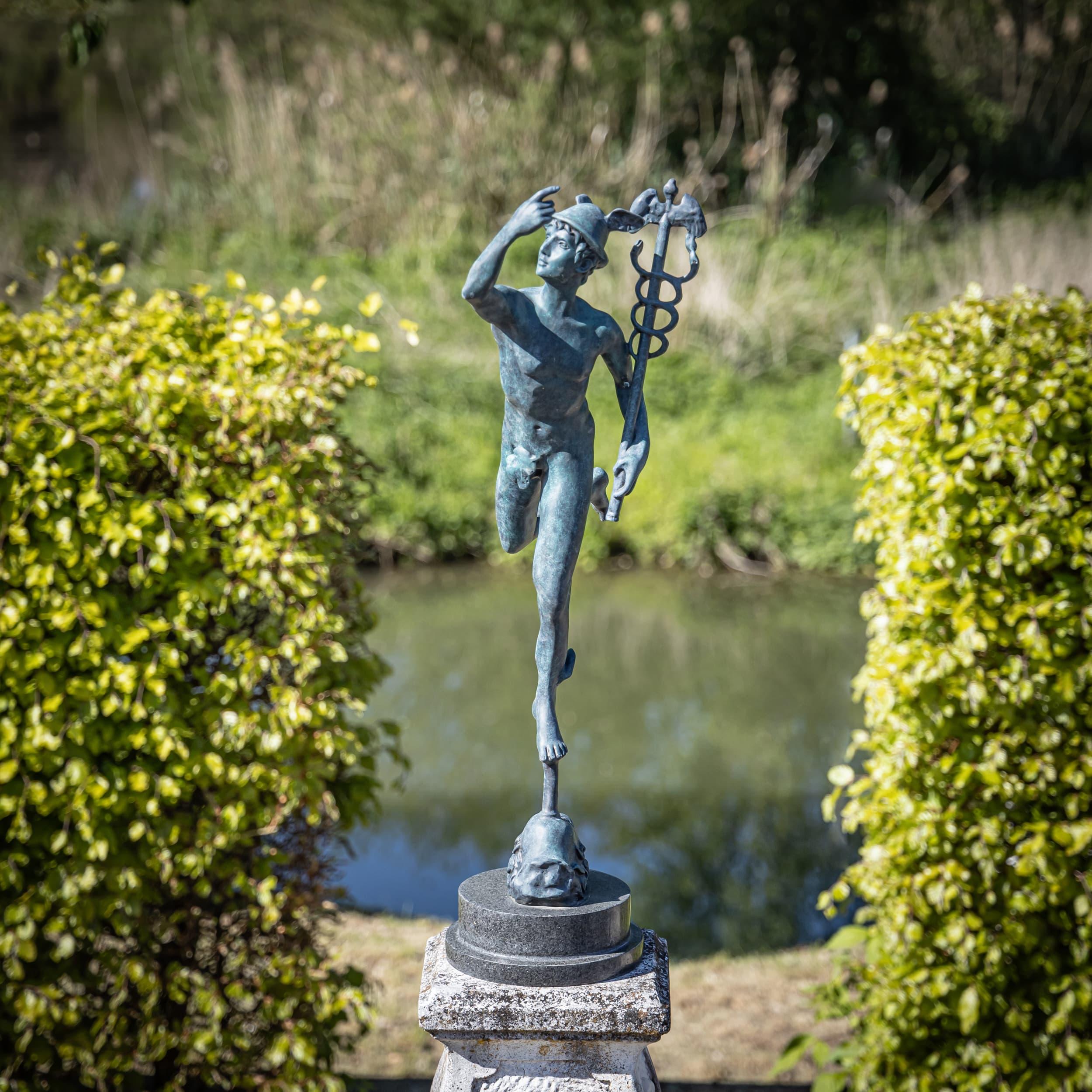 Escultura de bronce de Hermes según Giambologna, Siglo XX en Bueno estado para la venta en Greding, DE