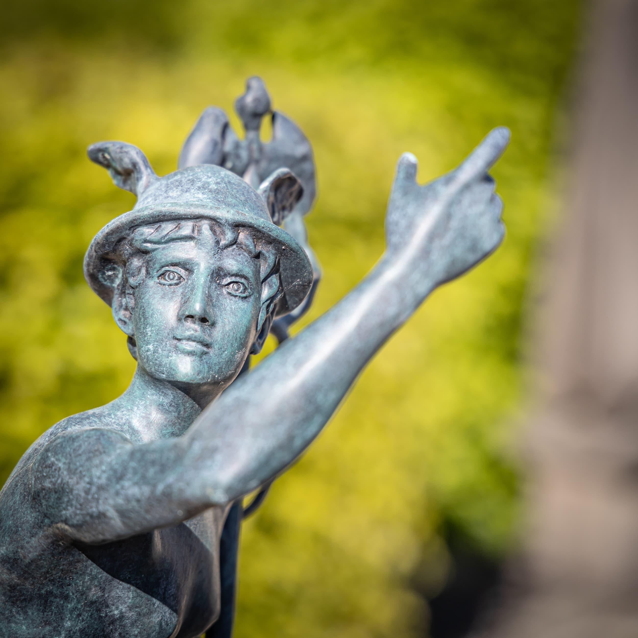 Escultura de bronce de Hermes según Giambologna, Siglo XX en venta 1
