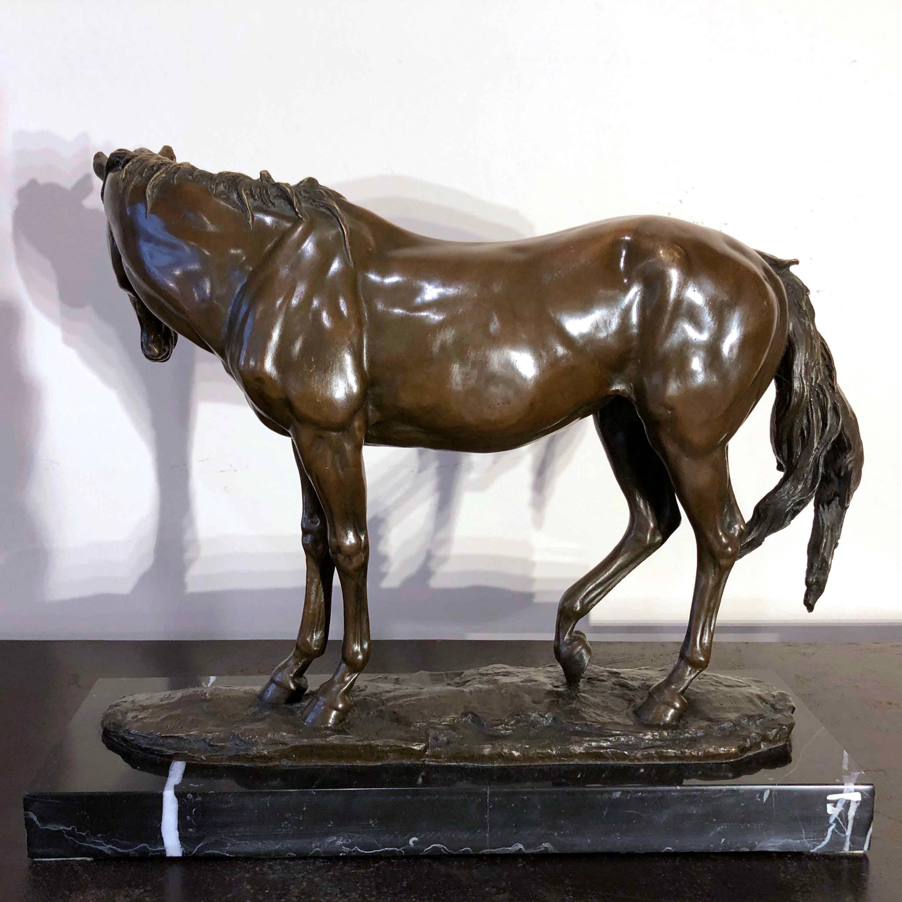 Great quality and detailed bronze standing horse sculpture, signed Milo. Marble base, early 20th century. Excellent conditions. No restoration needed. Size: 42 x 13 cm, high 35 cm.
Perfect as charming Christmas gift or wedding
