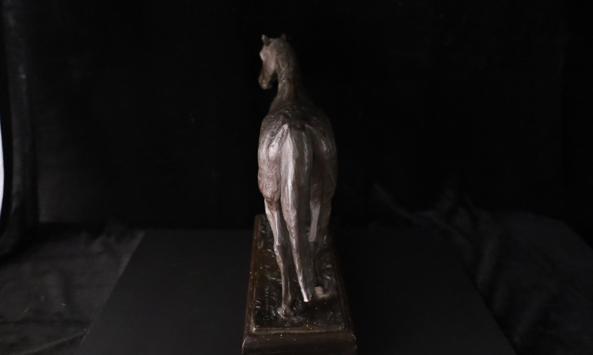 Scultura di cavallo in bronzo - Firmata Takanoshi, Giappone, 1933 in vendita 4