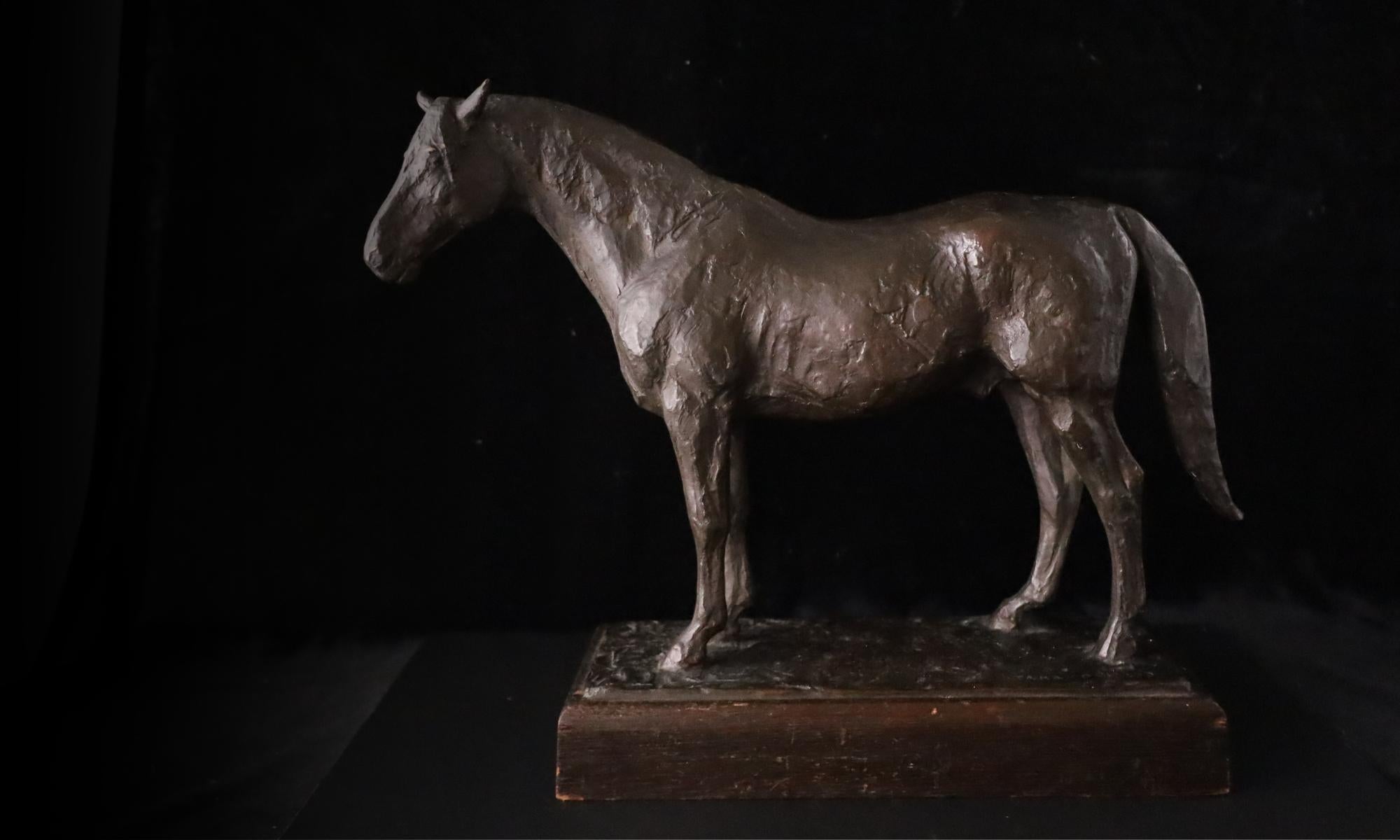Giapponese Scultura di cavallo in bronzo - Firmata Takanoshi, Giappone, 1933 in vendita