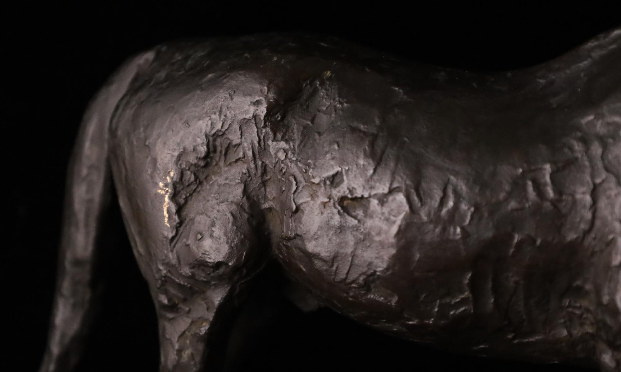XX secolo Scultura di cavallo in bronzo - Firmata Takanoshi, Giappone, 1933 in vendita