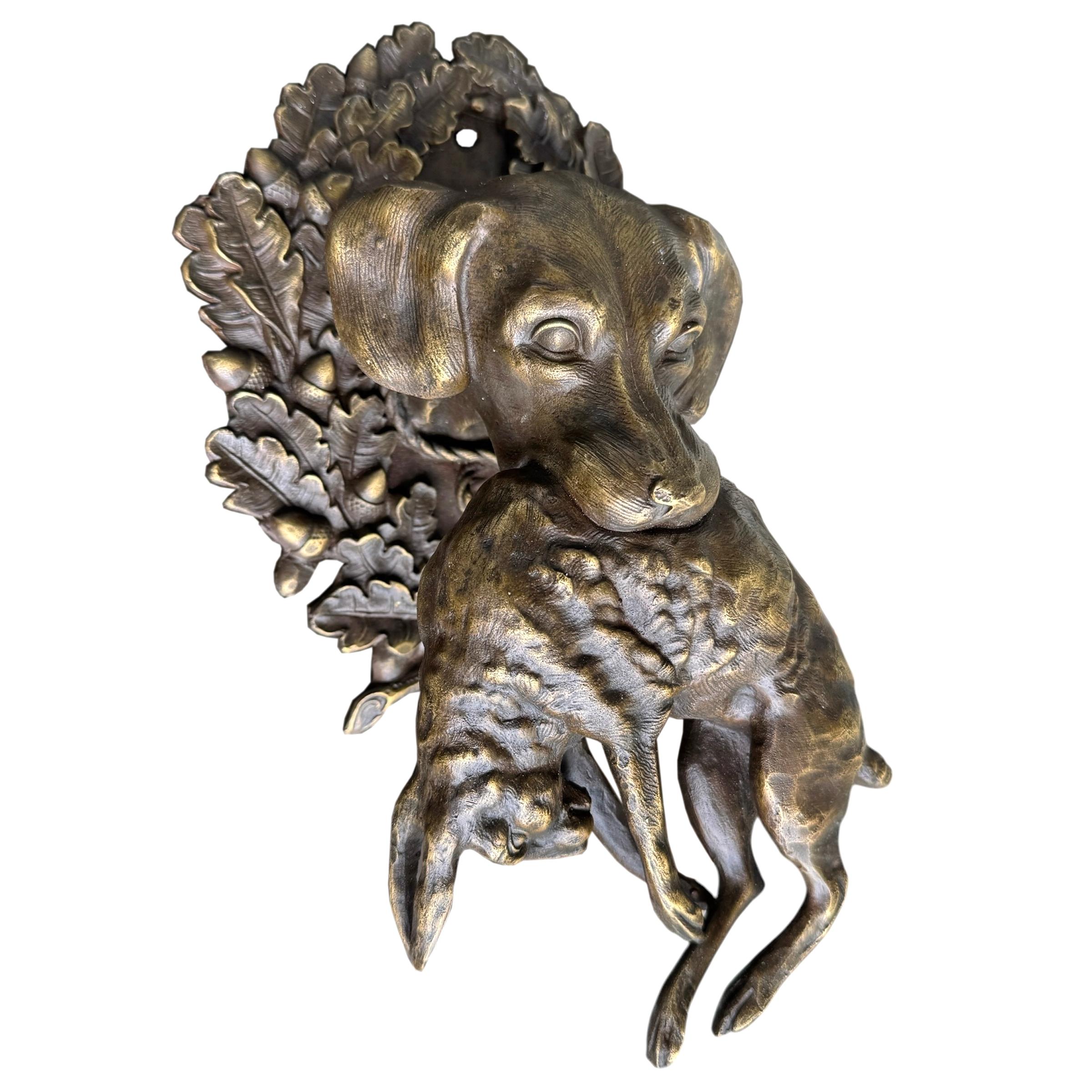 Rustique Chien de chasse et lièvre en bronze en vente