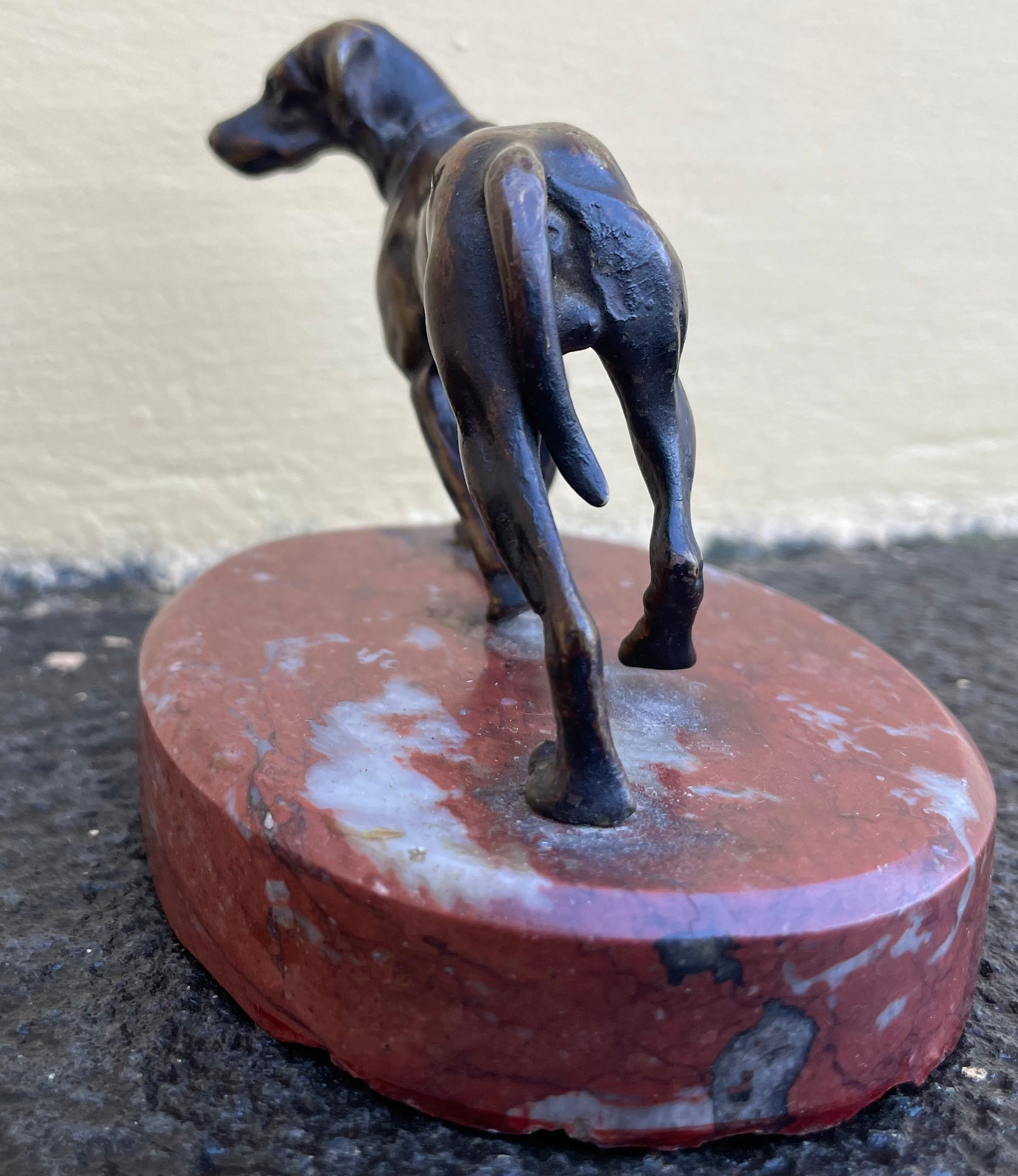 Sculpture de chien de chasse en bronze en vente 1