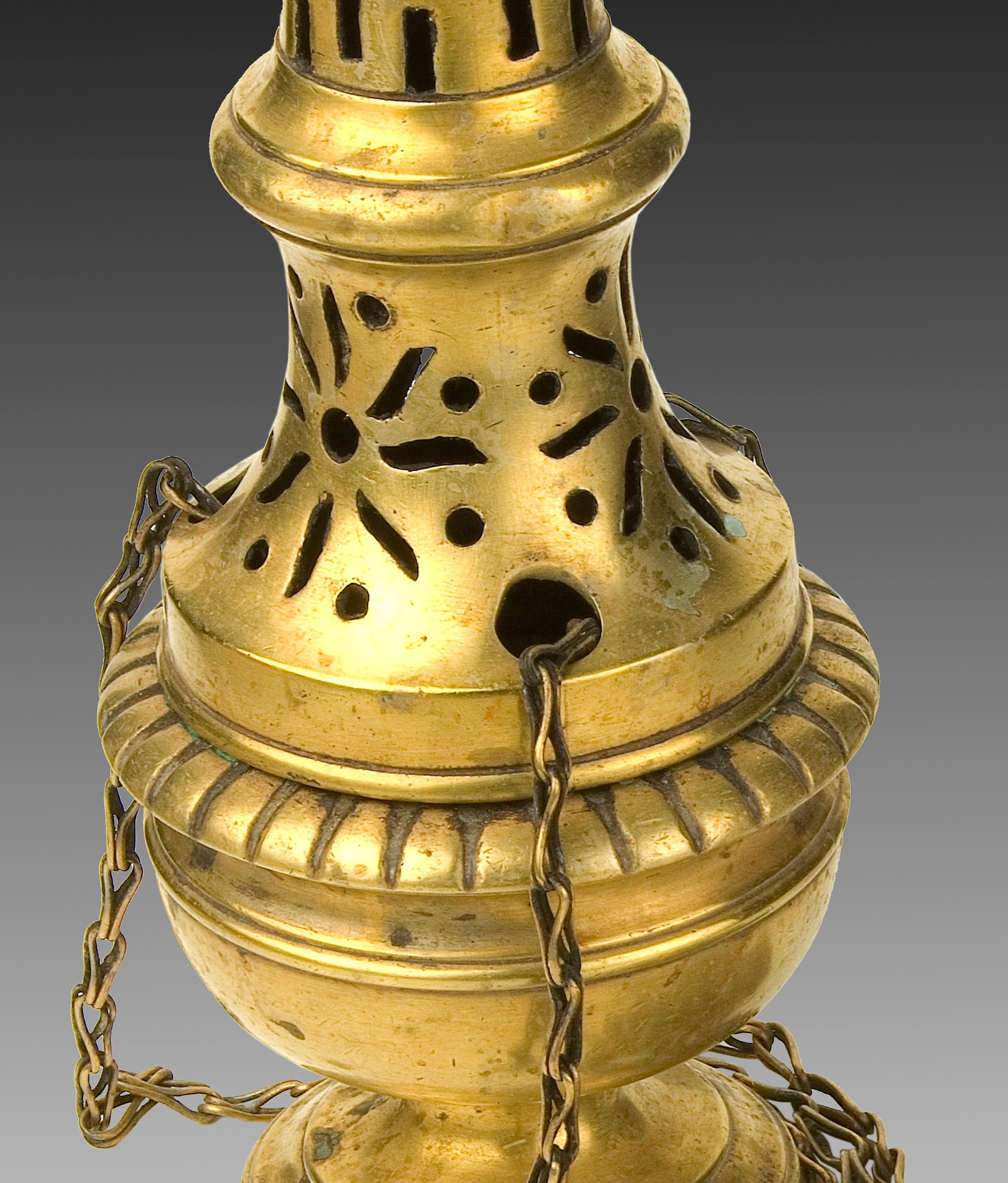 Neoclassical Revival Bronze incense burner (censer). 19th century. For Sale