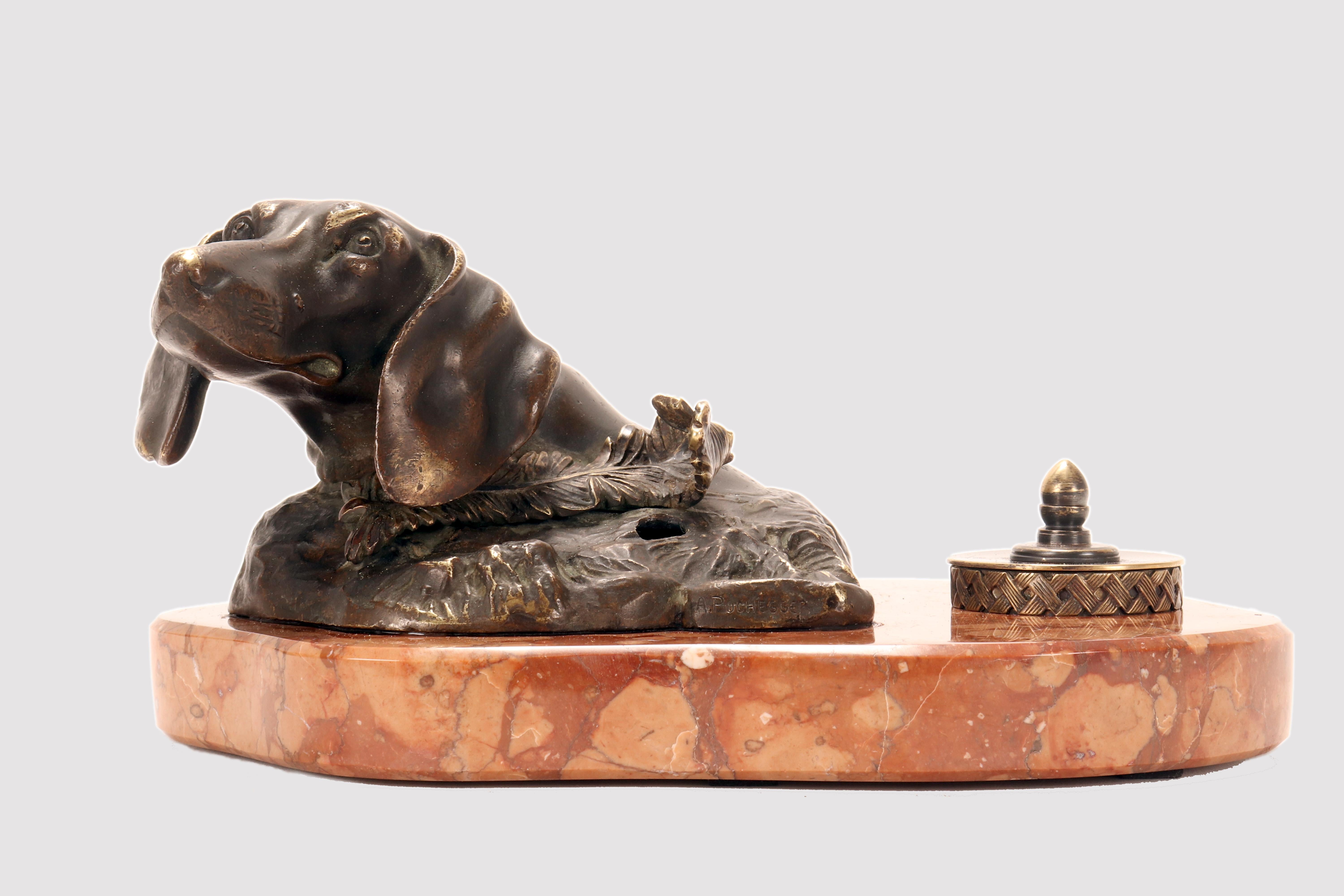 Tintenfass und Federhalter aus Bronze, Dackel, von Anton Puchegger, Österreich 1890 (Österreichisch) im Angebot
