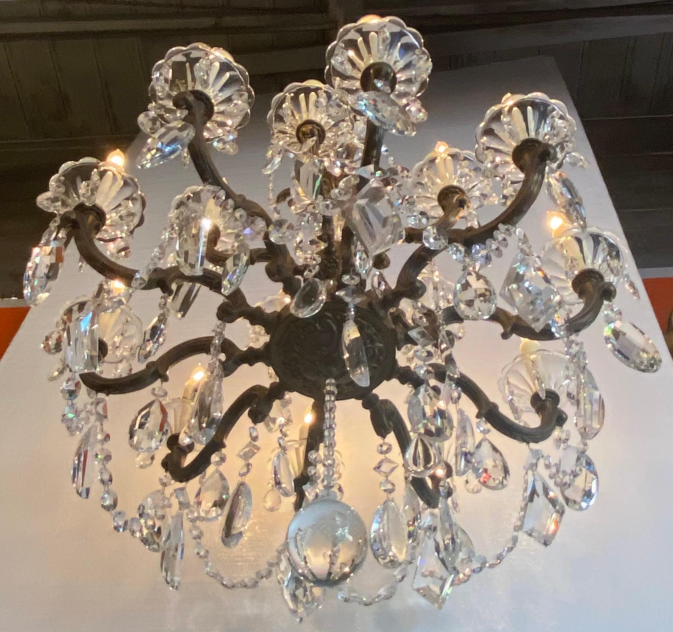 Lampadario italiano in bronzo In condizioni ottime in vendita a Dallas, TX