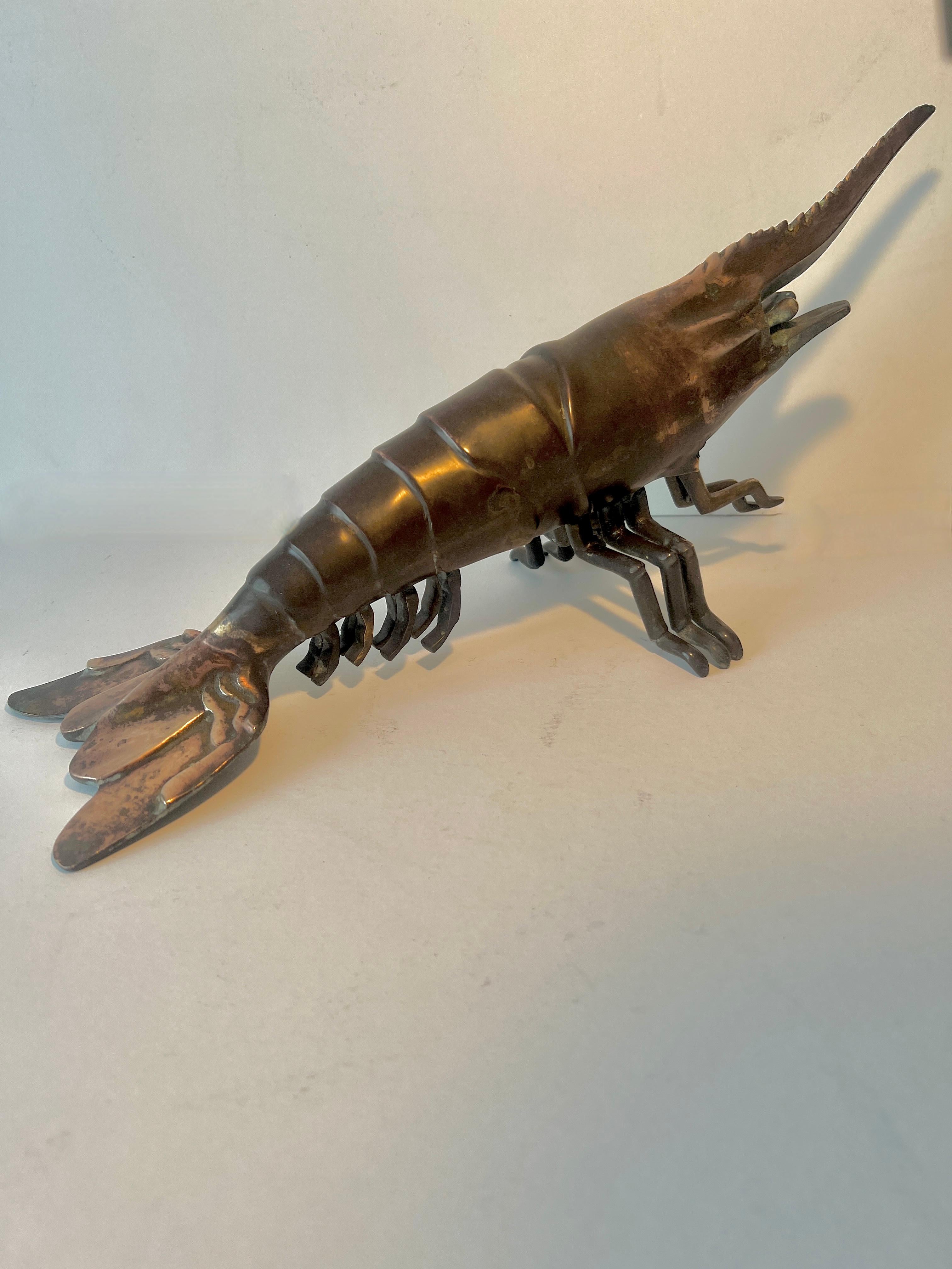 Scultura giapponese in bronzo di un gambero in vendita 1