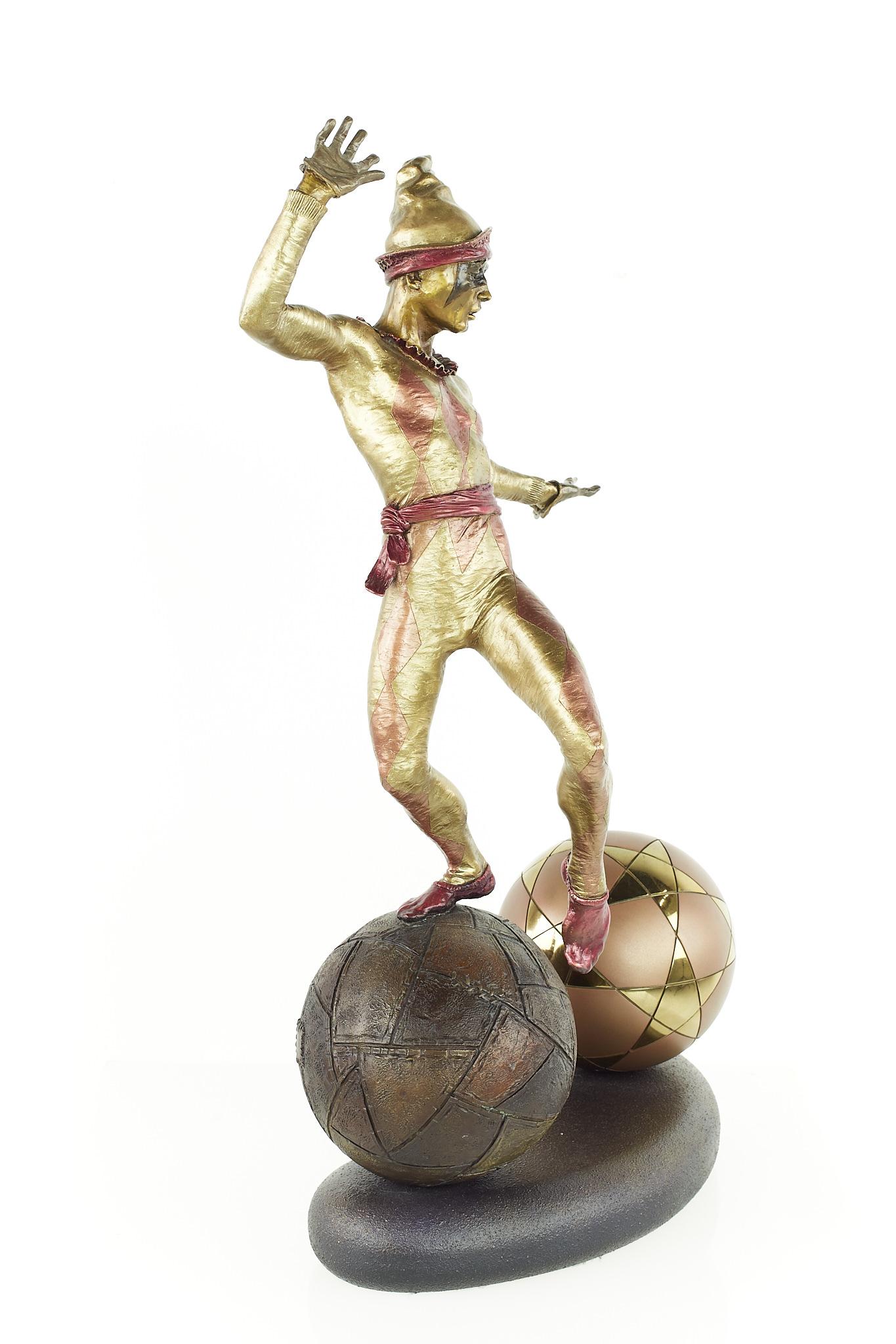 Bronze Jester Sculpture

This sculpture measures: 15 wide x 8 deep x 25 inches high

This sculpture is in Excellent Vintage Condition.

We take our photos in a controlled lighting studio to show as much detail as possible. We do not photoshop