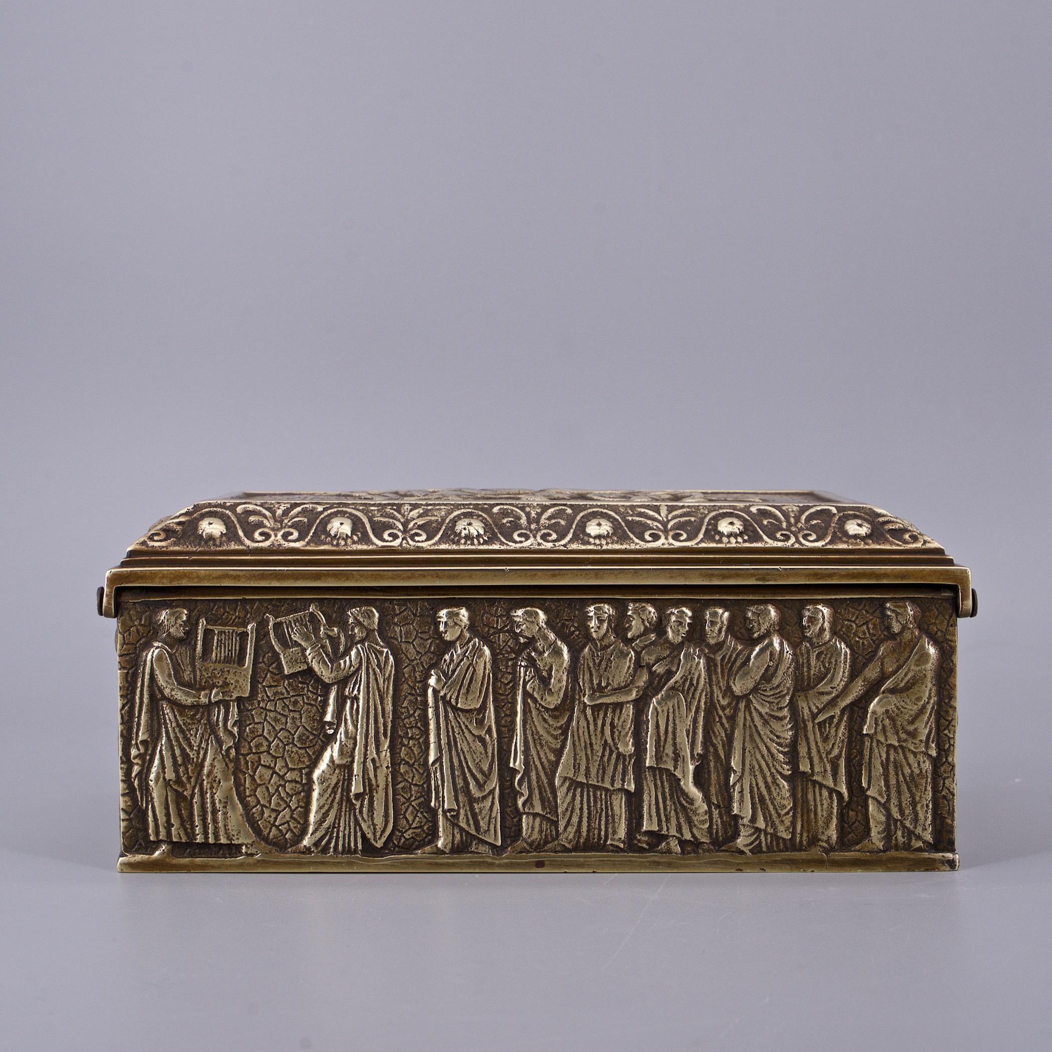 Boîte à bijoux antique Sarcophage en reliefs grecs romains Gladiateur de Caesar en vente 2