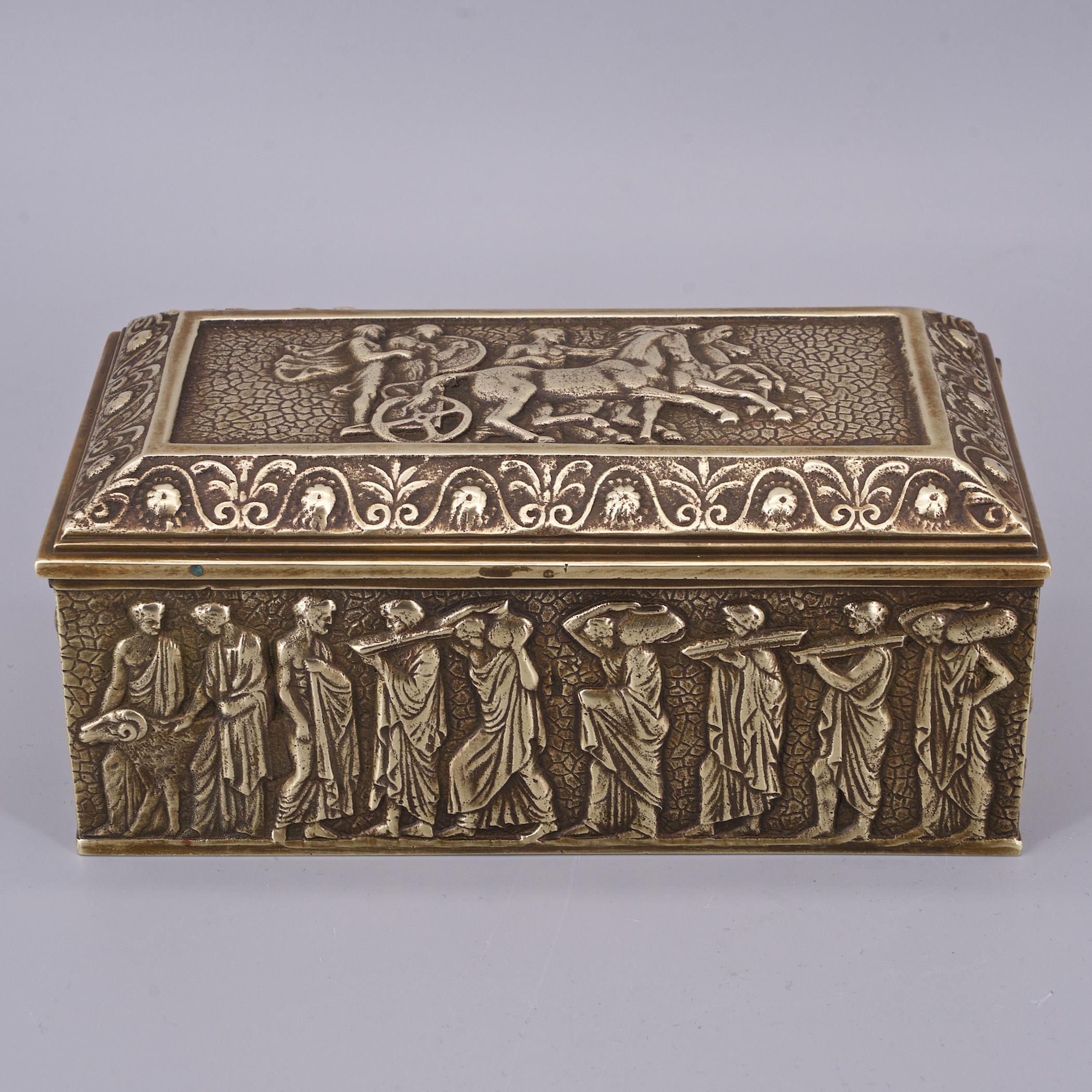 italien Boîte à bijoux antique Sarcophage en reliefs grecs romains Gladiateur de Caesar en vente