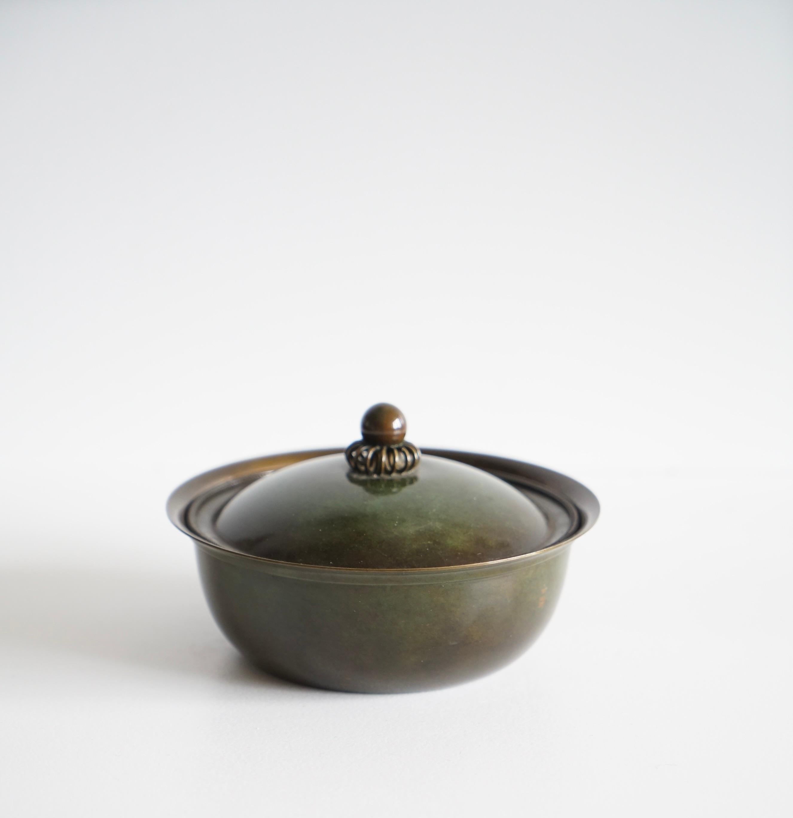 Scandinave moderne Boîtes à bijoux en bronze de Just Andersen en vente