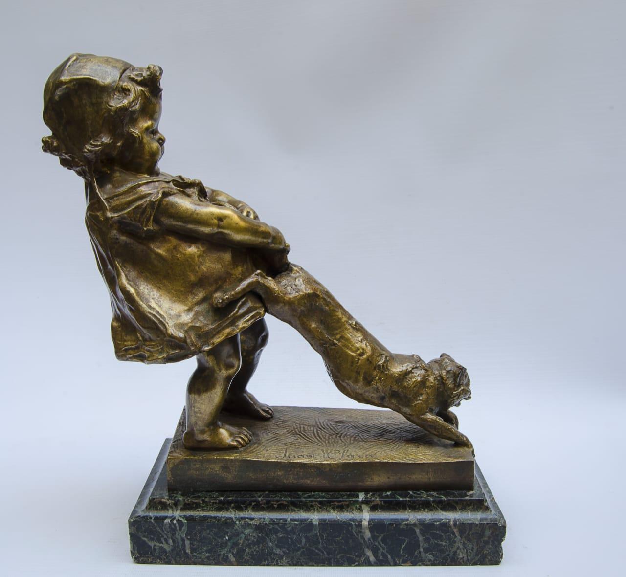 Bronze Juan Clara
Foundry Goldscheider
marble base (green apple)
perfect condition (France) Art Nuveau,
circa 1920.