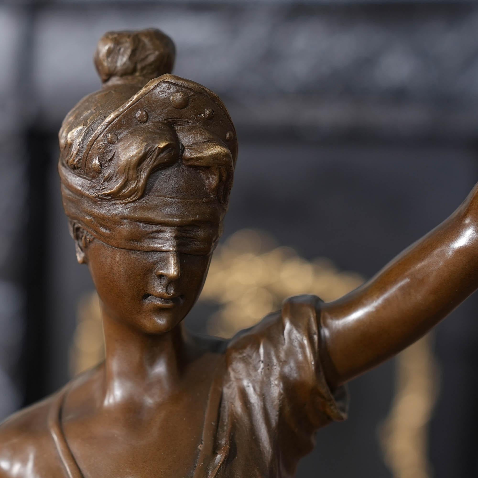 Justice aus Bronze mit Maßstäben auf Marmorsockel im Zustand „Neu“ im Angebot in Annville, PA