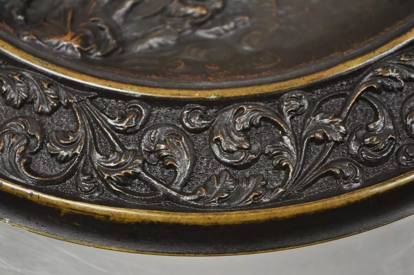 Bronzo di Re Umberto in visita all'ospedale del colera di Napoli 1884 Piatto da parete In condizioni buone in vendita a Philadelphia, PA