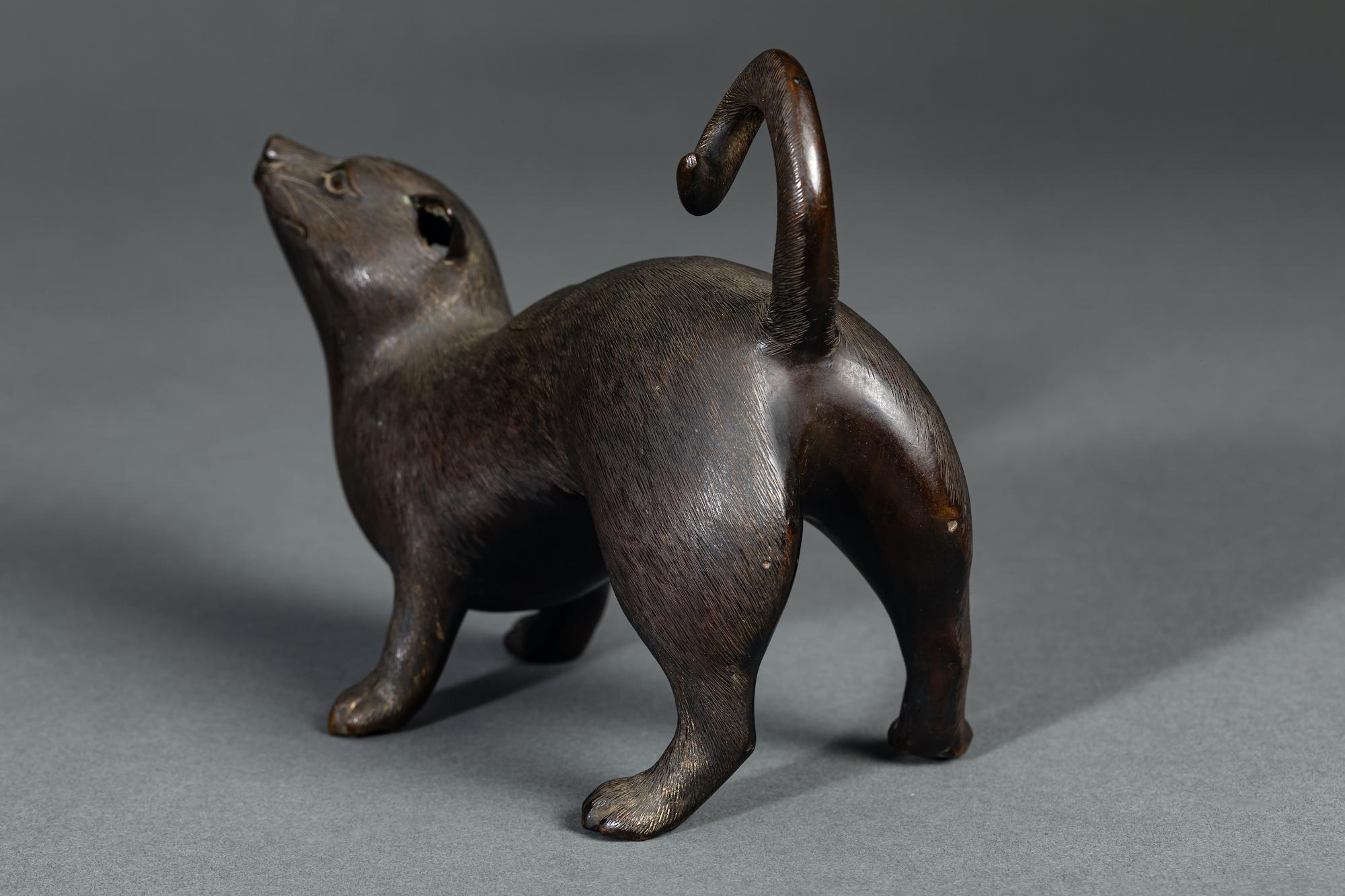 Bronze Koro 'incense burner' of a Weasel For Sale 5