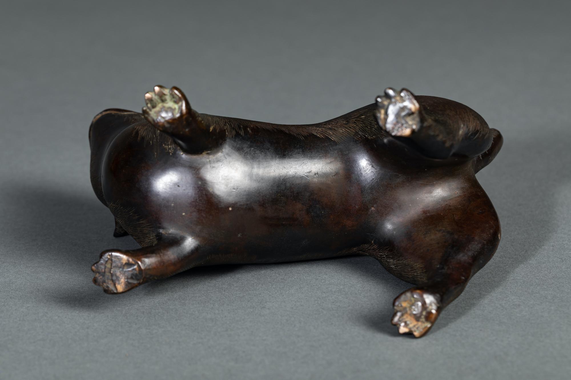 Bronze Koro 'incense burner' of a Weasel For Sale 6