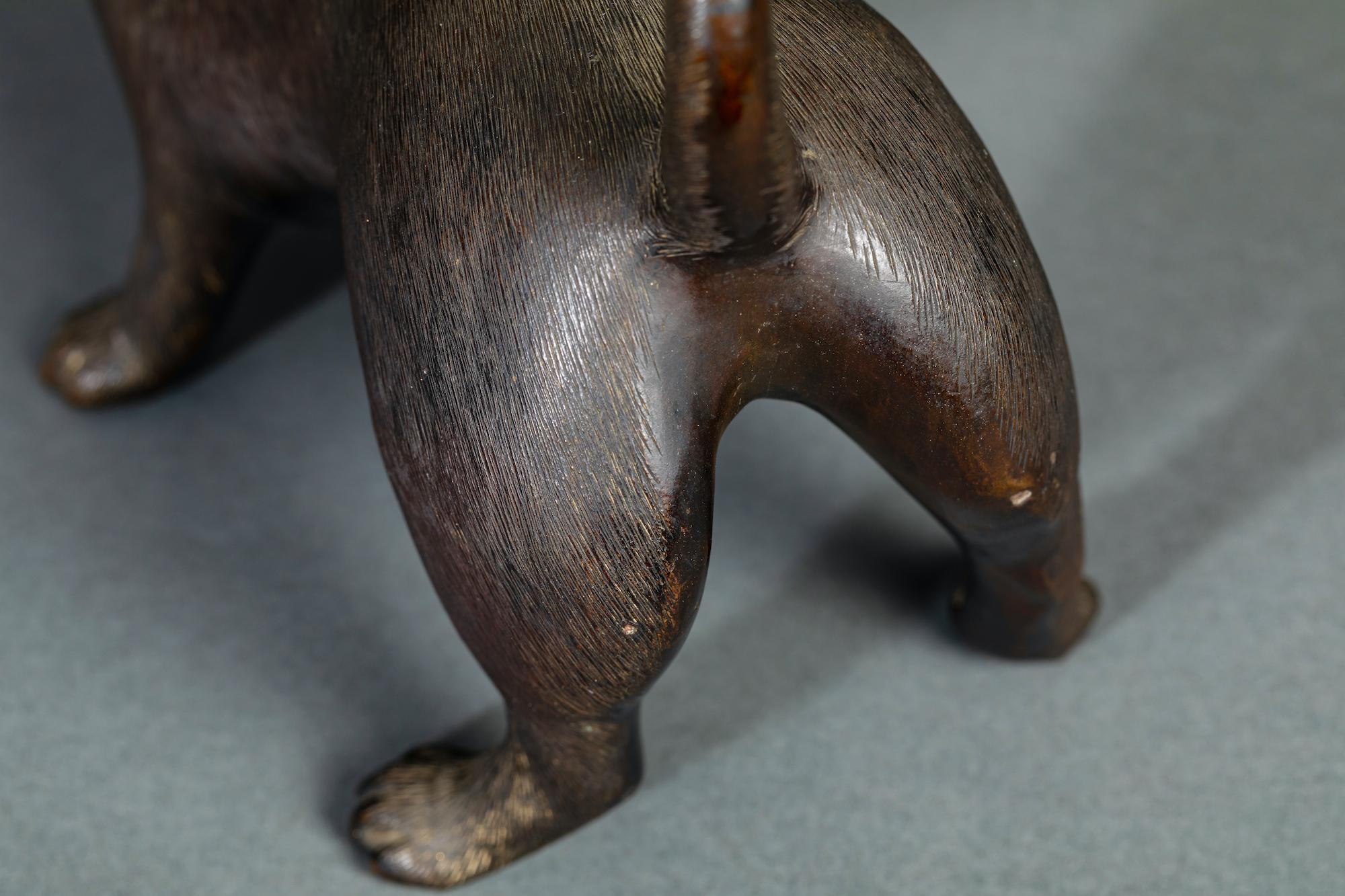 Bronze Koro 'incense burner' of a Weasel In Good Condition For Sale In Hudson, NY