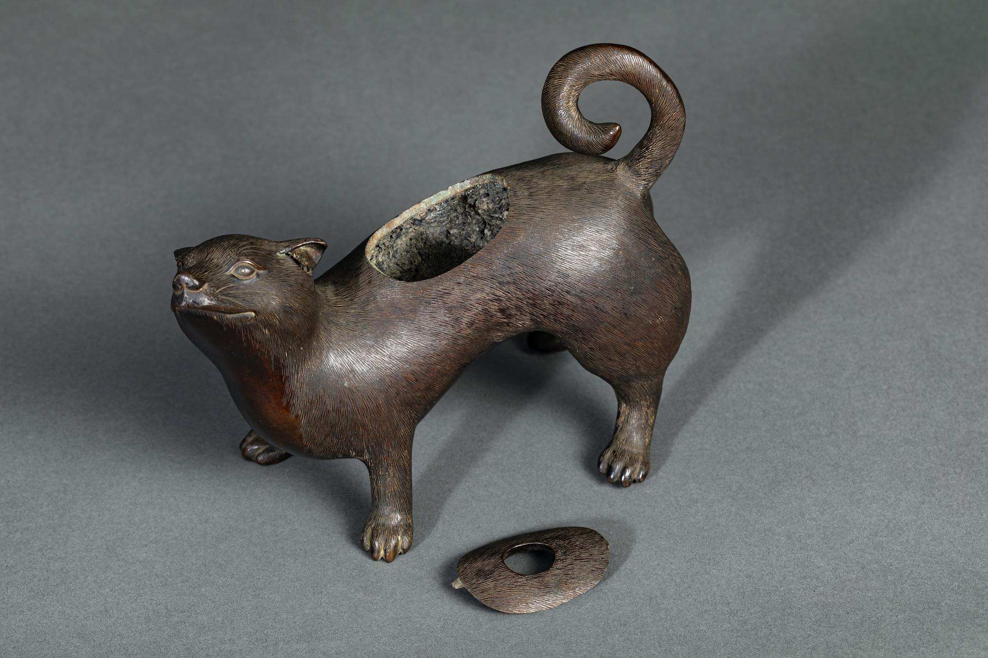 Bronze Koro 'incense burner' of a Weasel For Sale 1