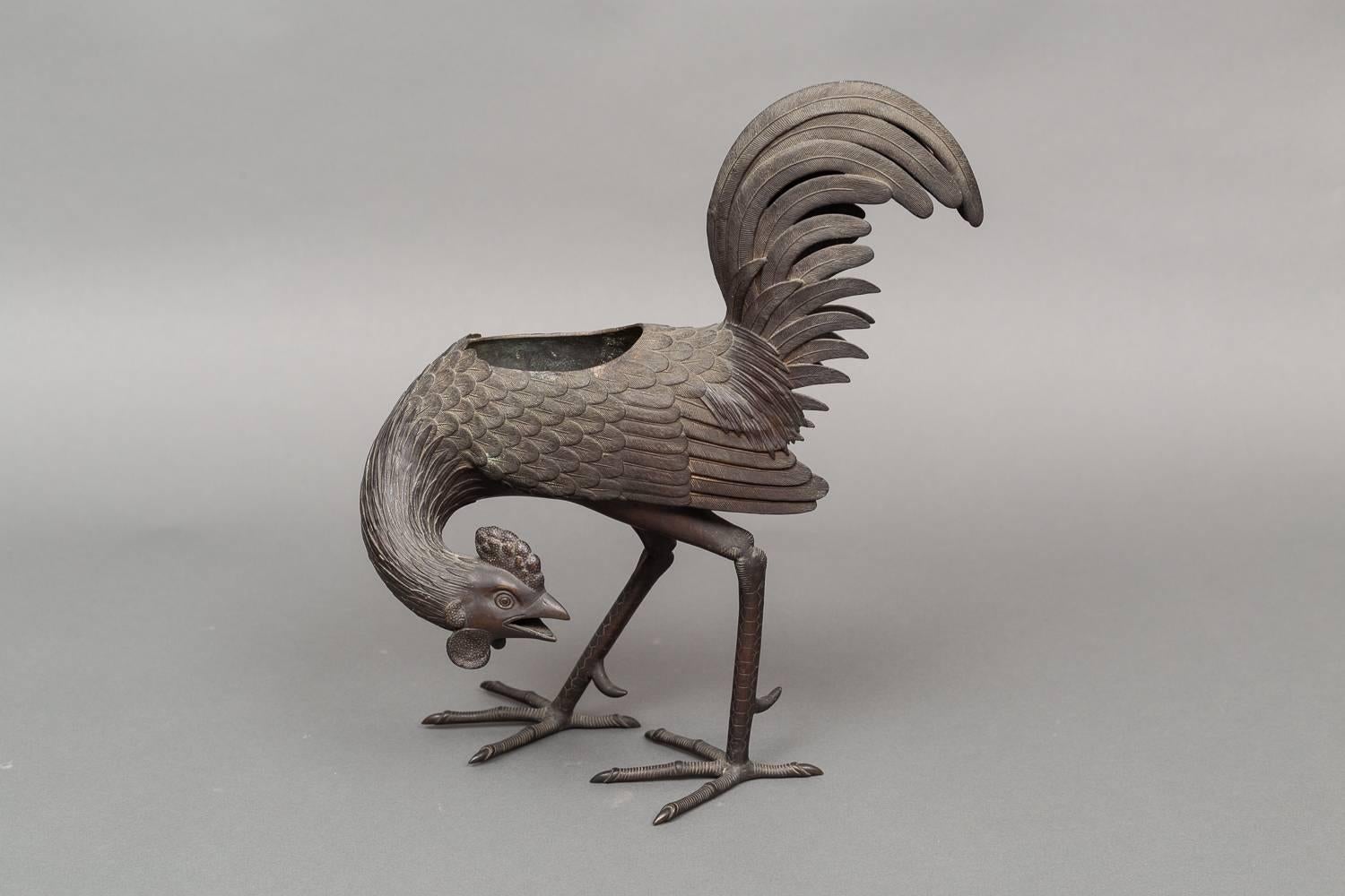 Bronze Koro (Japanese incense burner) in the shape of a rooster
Removable top.