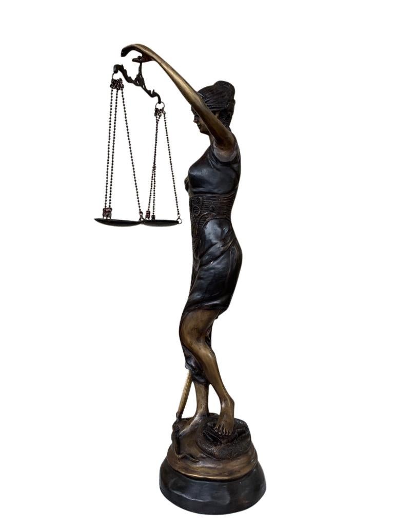 scales of justice statue
