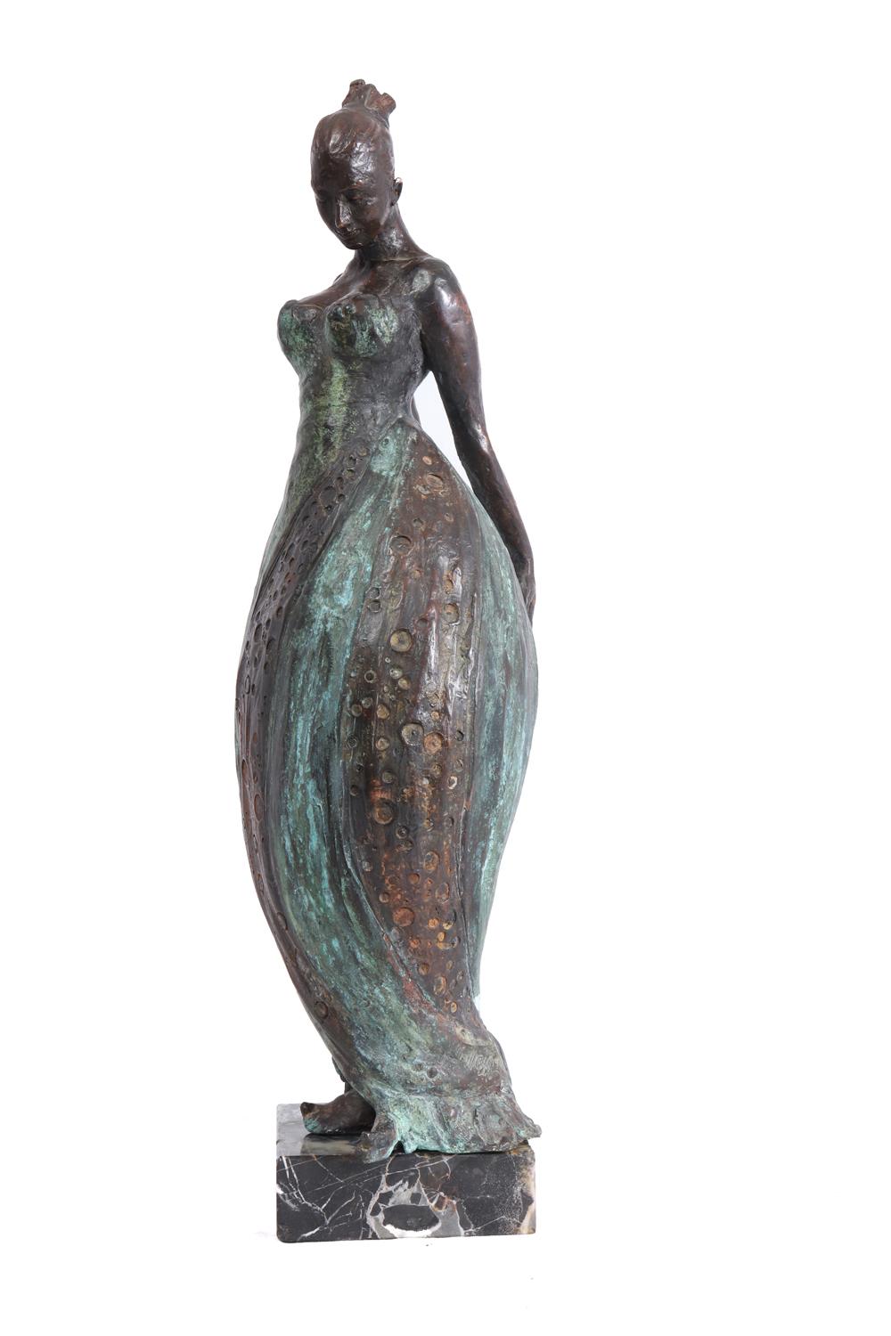 Bronze lady sculpture

Bronze lady sculpted and cast in bronze signed G Mossa? Dated 1995 in very good condition

Age: 1995

Style: Modern

Material: Bronze

Origin: Italy

Condition: Very good

Dimensions: 55 H x 18 W x 16 D cm.