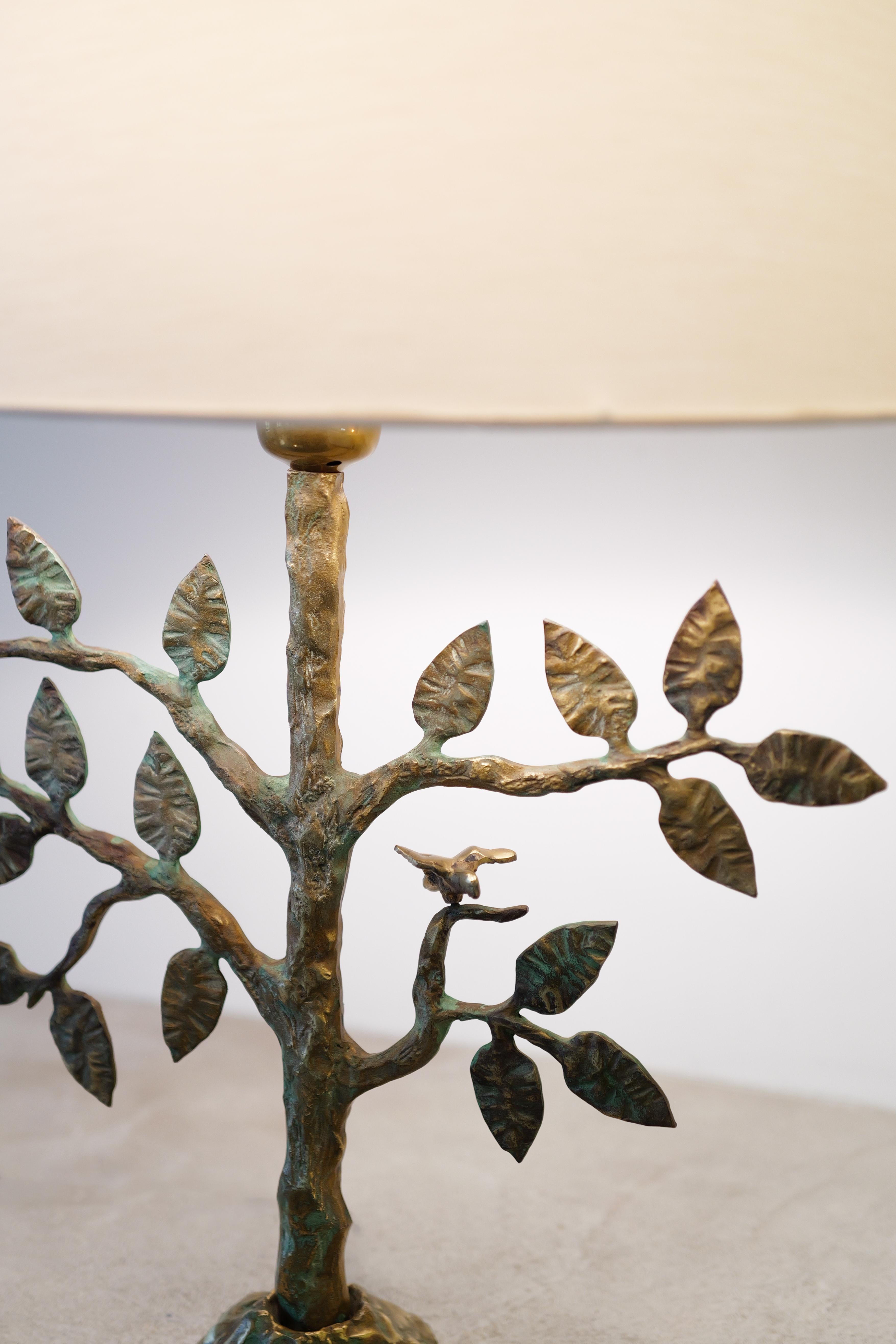 Bronze lamp, 50s or 60s in the style of Alberto or Diego Giacometti - Italy In Good Condition For Sale In Paris, FR