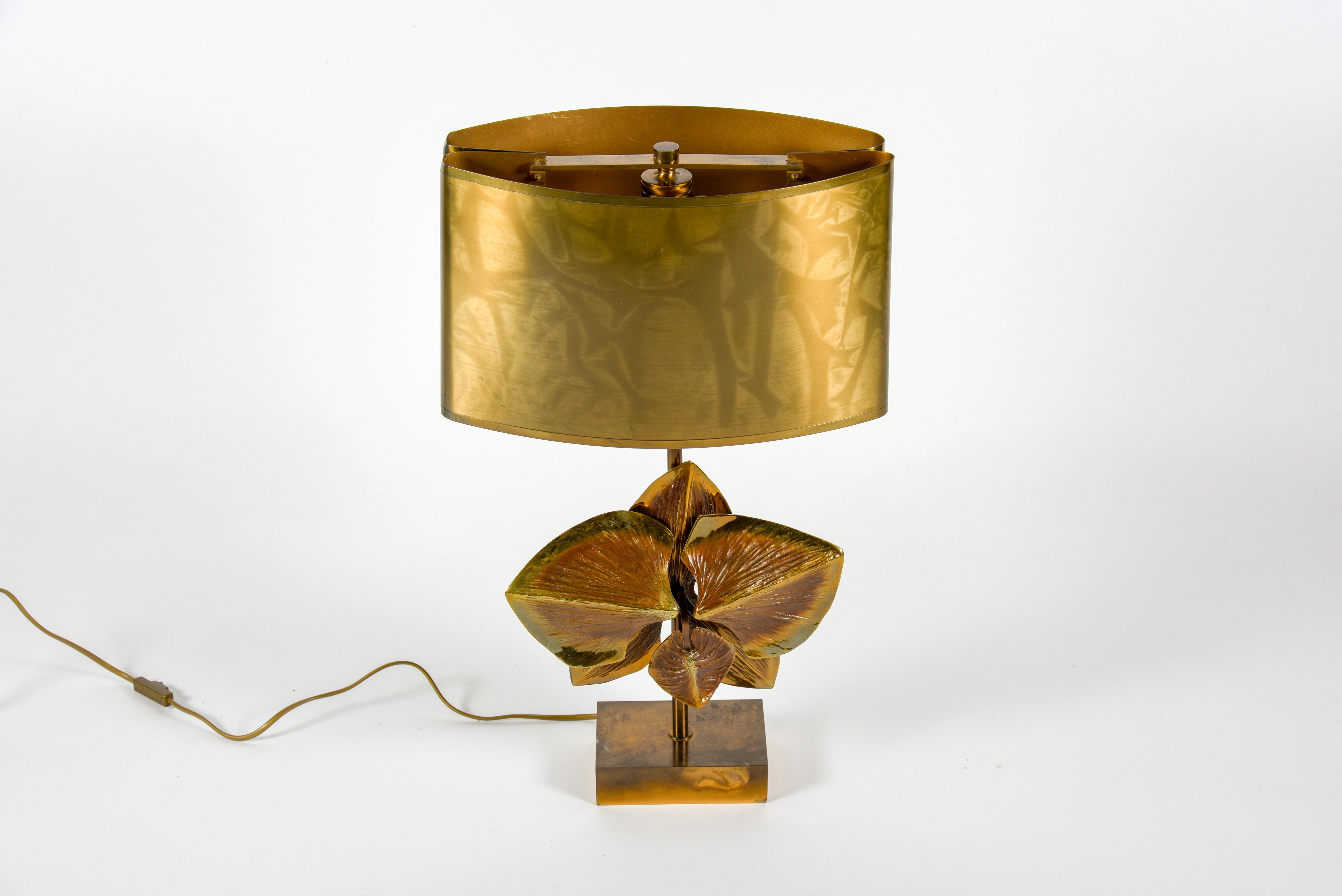 Bellissima lampada in bronzo disegnata da Christiane Charles
circa anni '80
Condizioni vintage molto buone
Firmato.