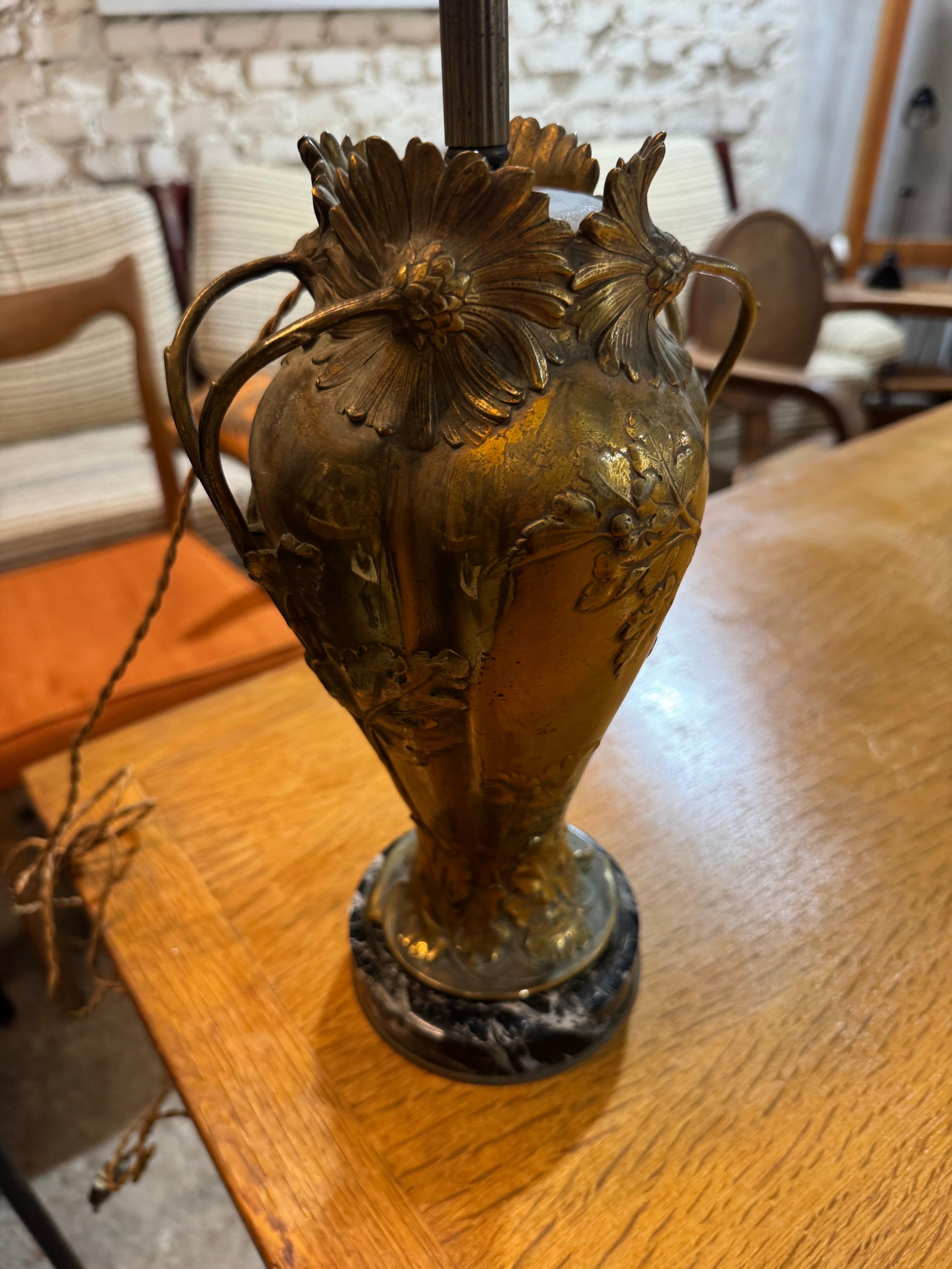 Français Lampe en bronze en vente