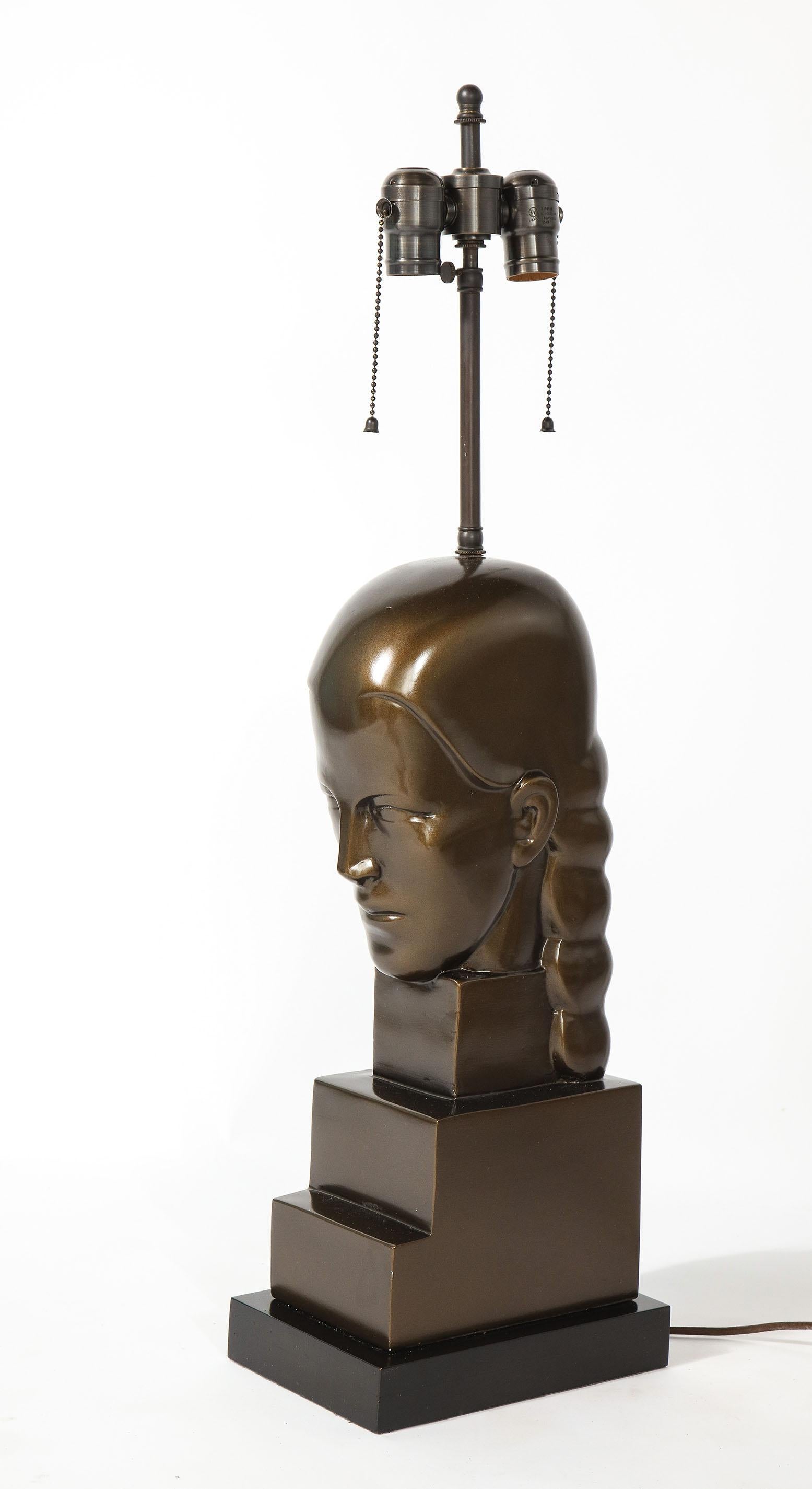 20ième siècle Lampe en métal en forme de buste en vente